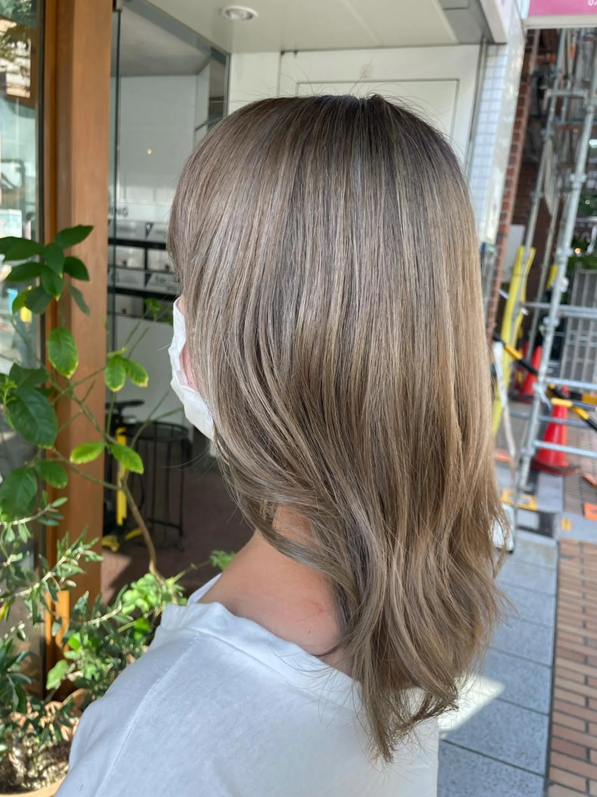 ミディアム カラー ブリーチ ハイライトカラー ハイライト ヘアカラー トリートメント VERONIQUE所属・山本 雅由のヘアスタイル