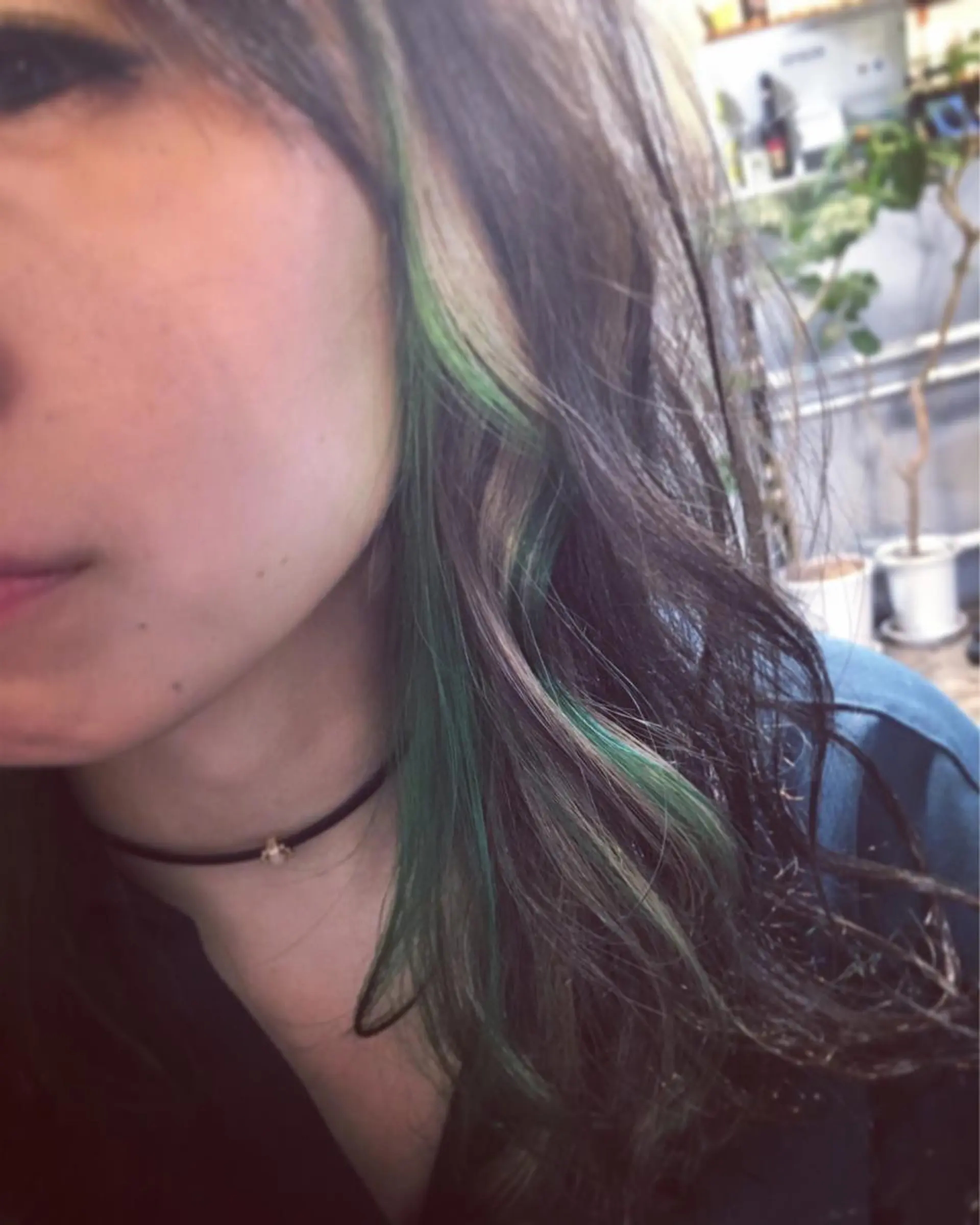 セミロング カラー ベージュカラー グレージュ インナーカラー Brooch ブローチのヘアスタイル