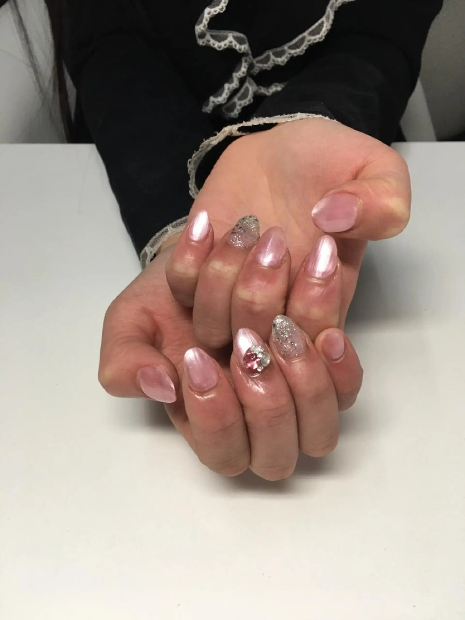 ネイル gratify 本店所属・ROSALIE Sakiのネイルデザイン