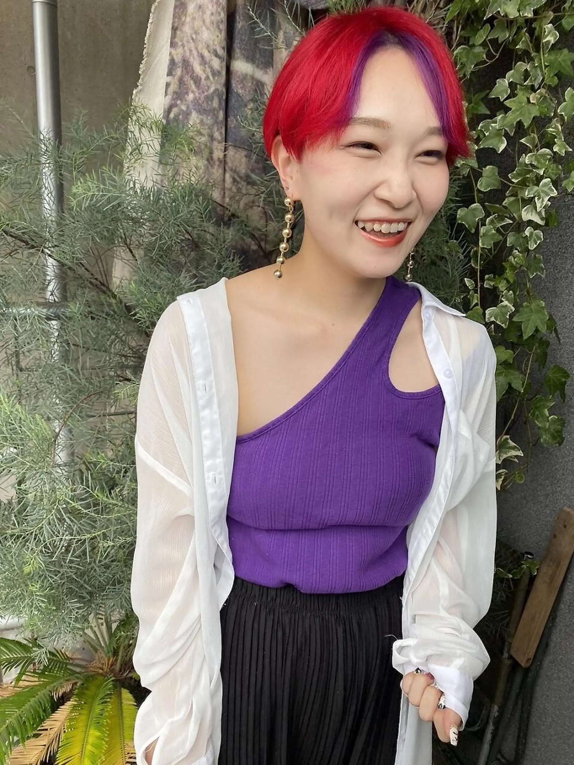 ショート qiie リタッチ 黒染め　ワンカラーのヘアスタイル