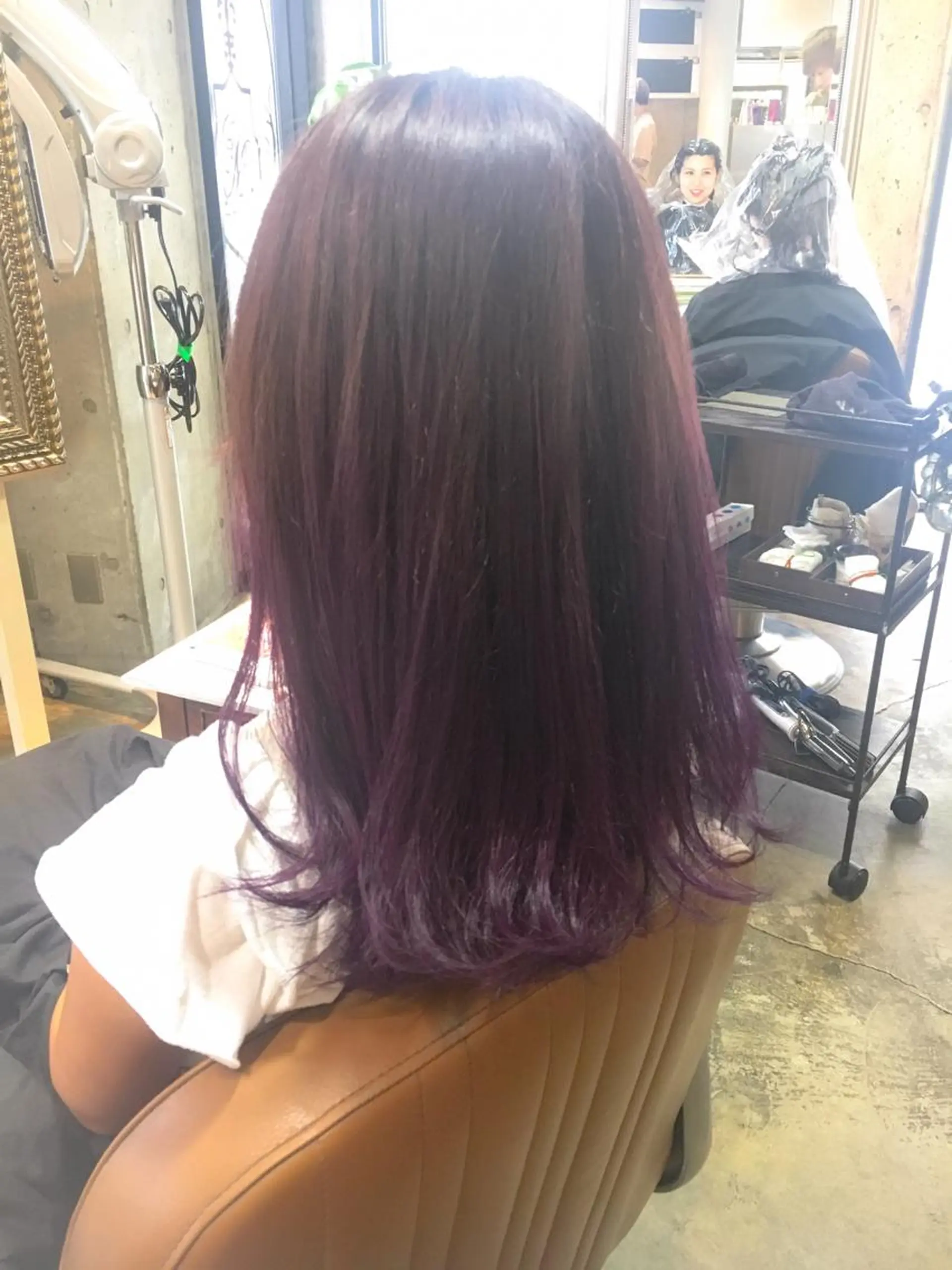 セミロング カラー グラデーションカラー バイオレットカラー 北條 優輝のヘアスタイル