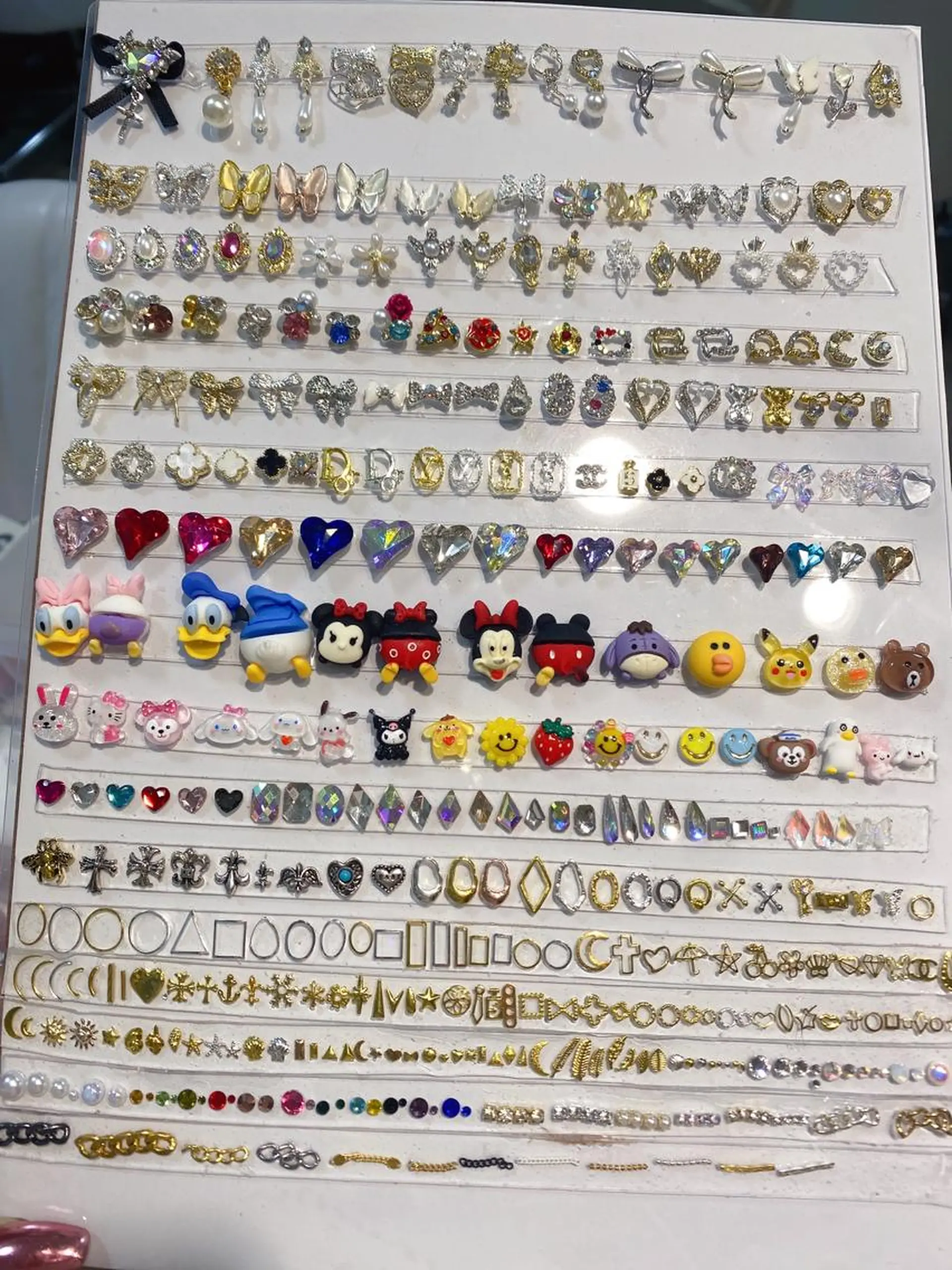 ネイル ストーンネイル Mint NAILSALONのネイルデザイン