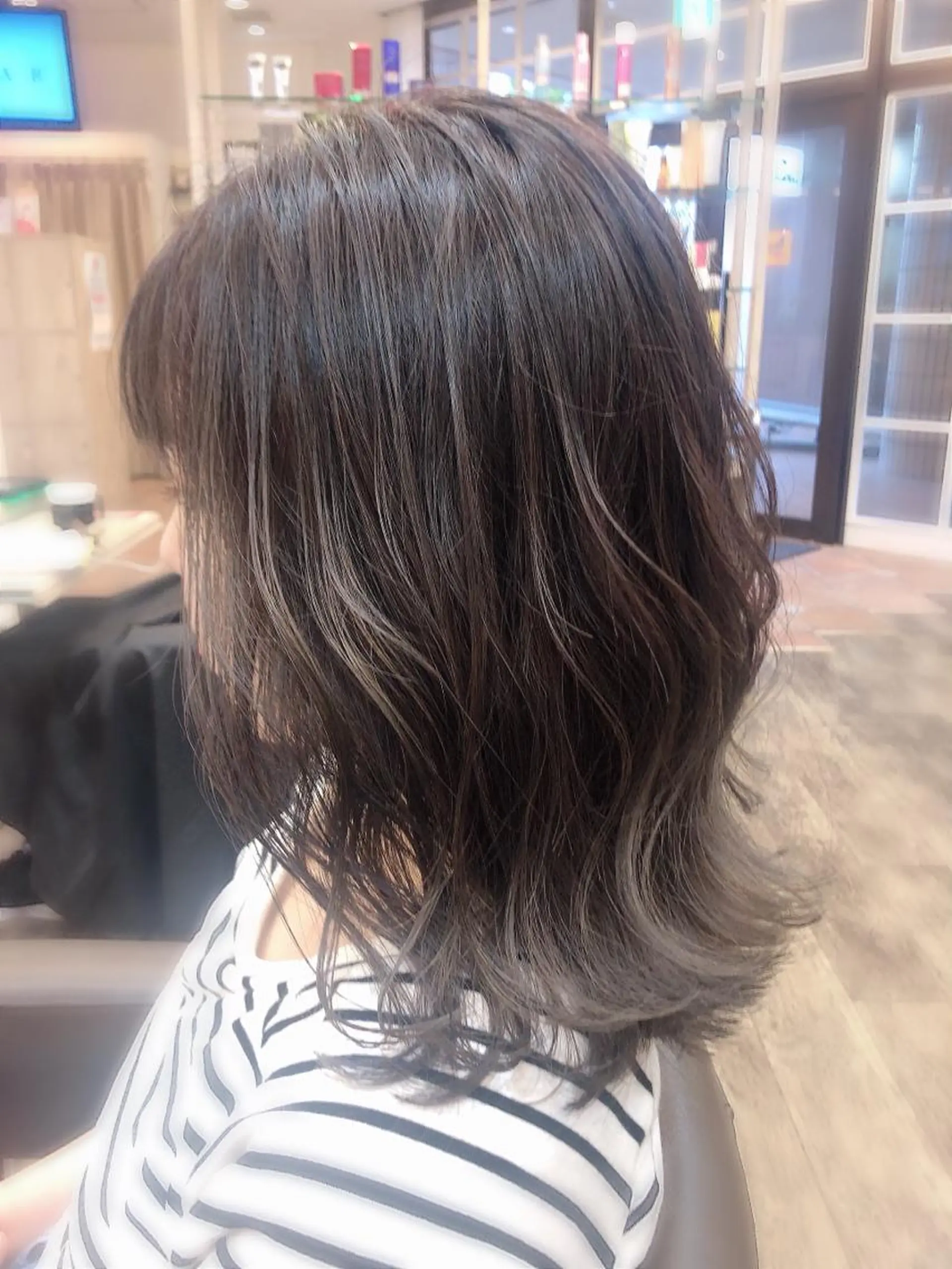 ミディアム カラー アッシュ アッシュグレー グラデーションカラー 尚平 40代からの 髪質改善専門のその他イメージ