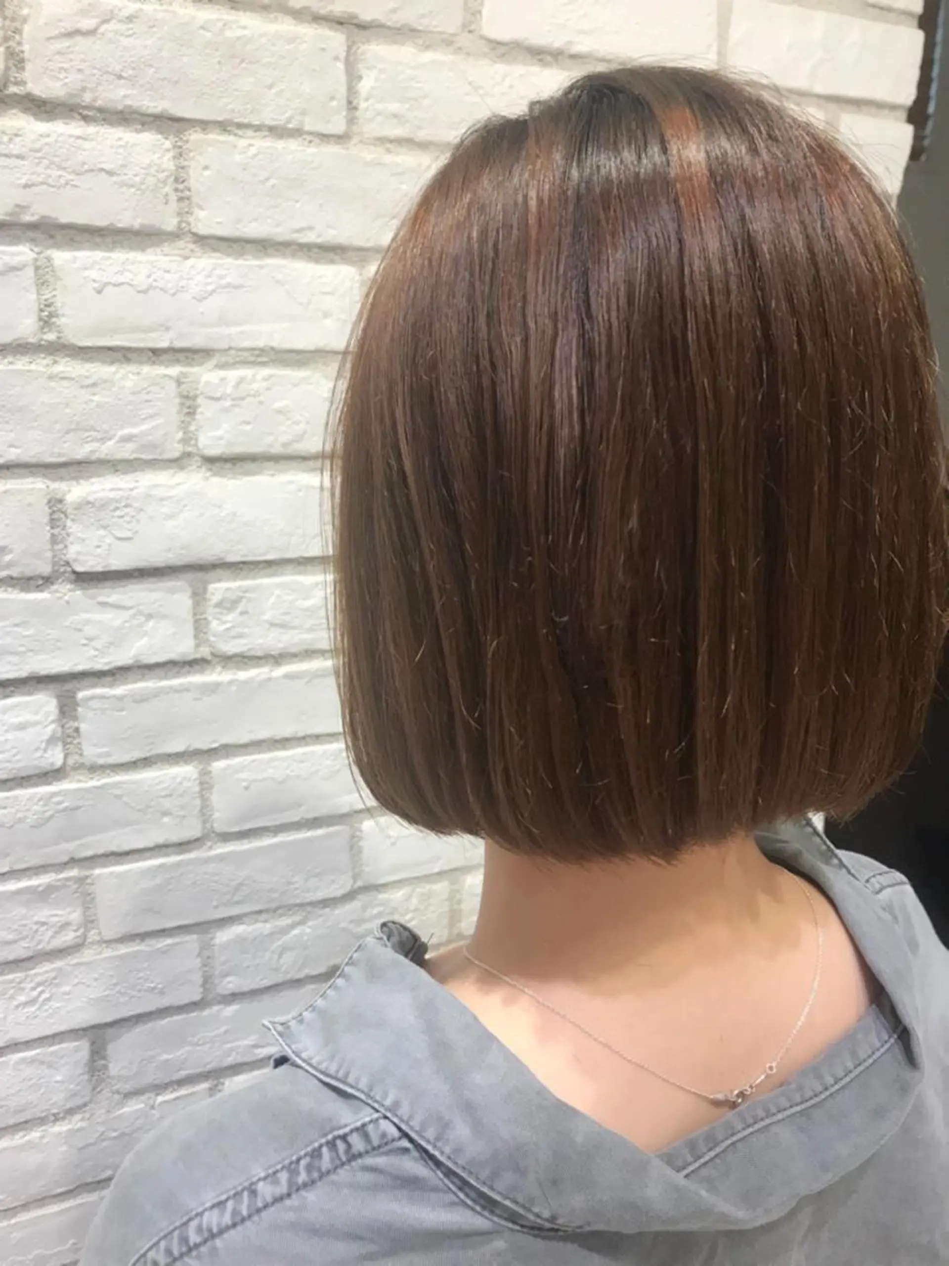 ミディアム 米良 志織のヘアスタイル