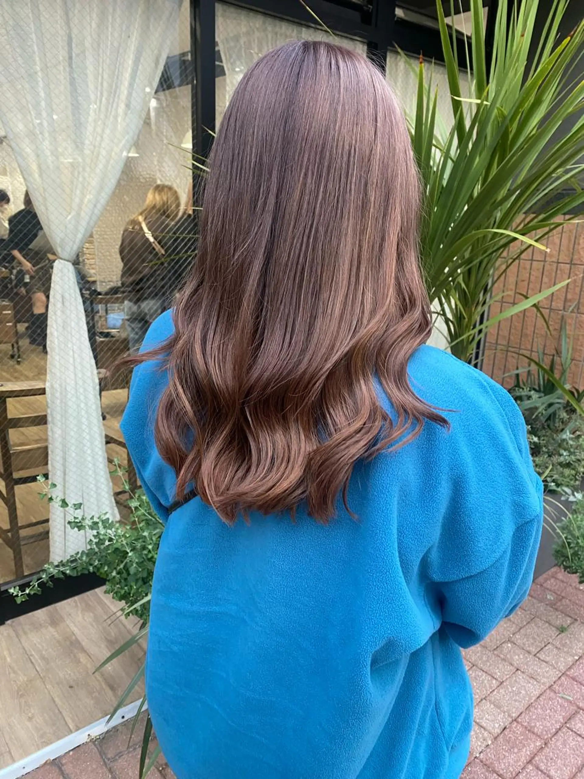 セミロング カラー ヘアアレンジ ブリーチ グレージュ ラベンダーカラー ラベンダーグレージュ ラベンダーグレー ヘアカラー トリートメント あおい 🍒暖色カラーのヘアスタイル