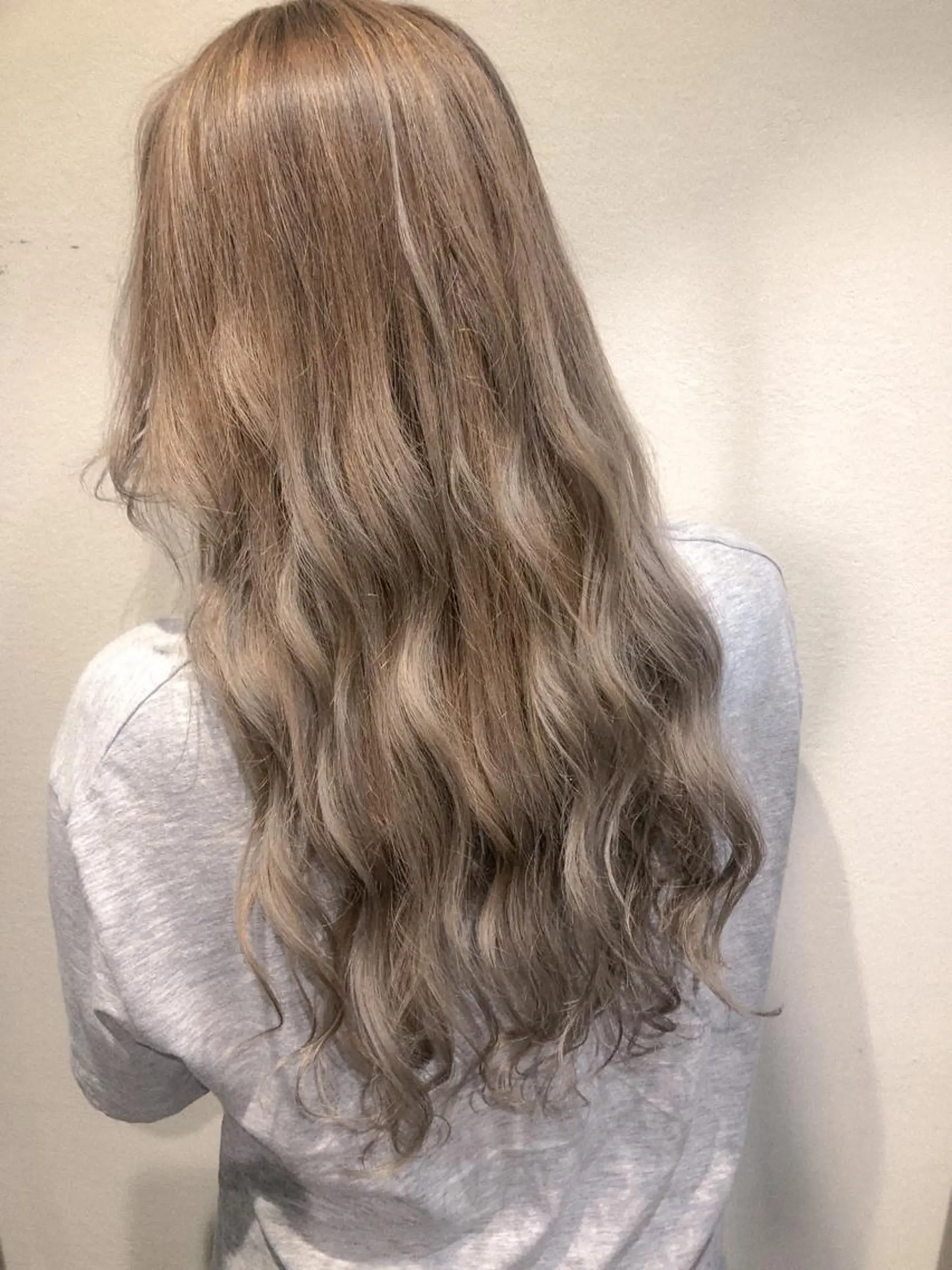 ロング カラー グラデーションカラー ヘアカラー カラーパティシエ facce🌼ikoのヘアスタイル