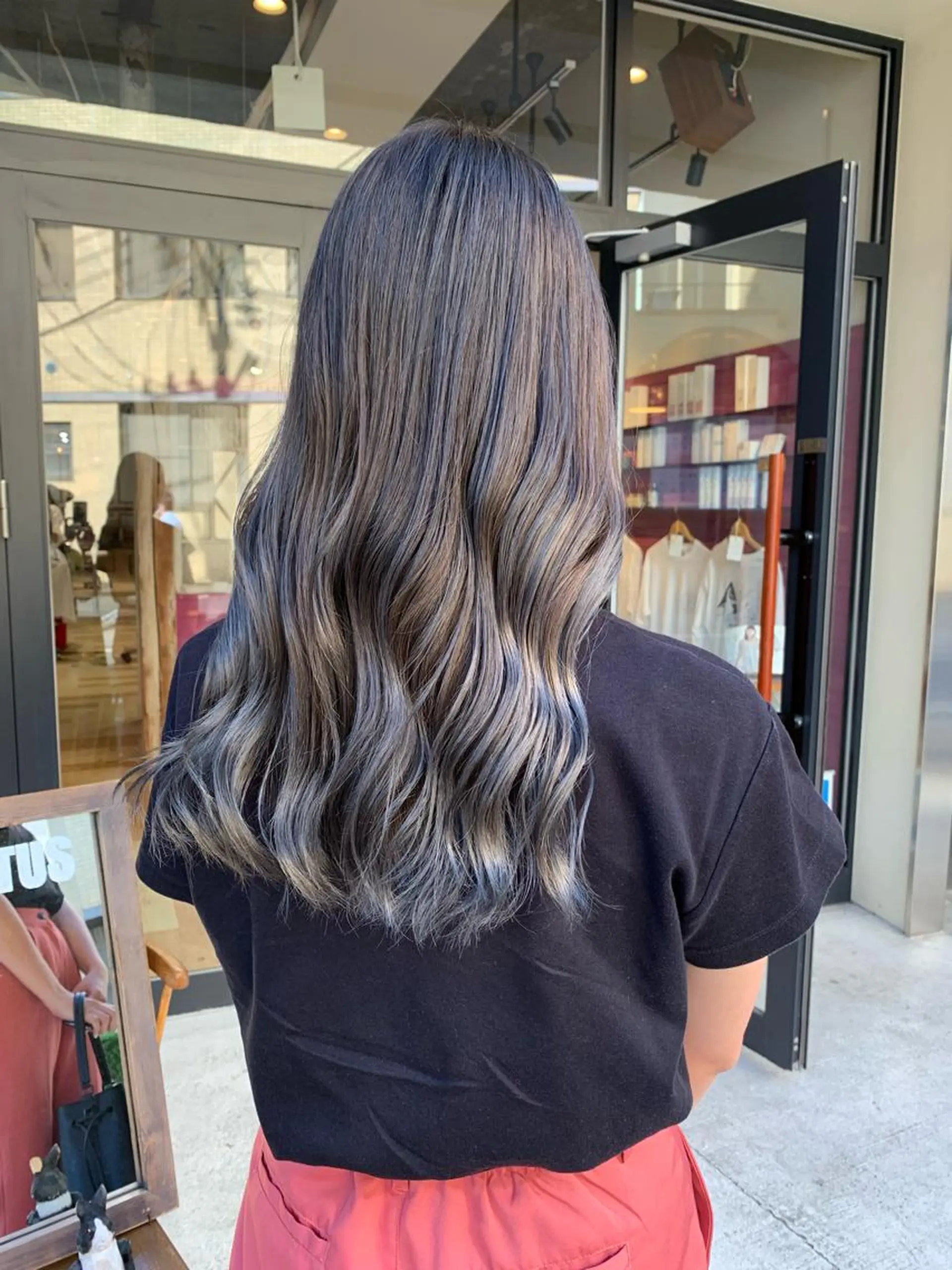 ロング カラー hair make DAISY LOTUS所属・MAYU🪡 透明感カラー/耳ツボのヘアスタイル