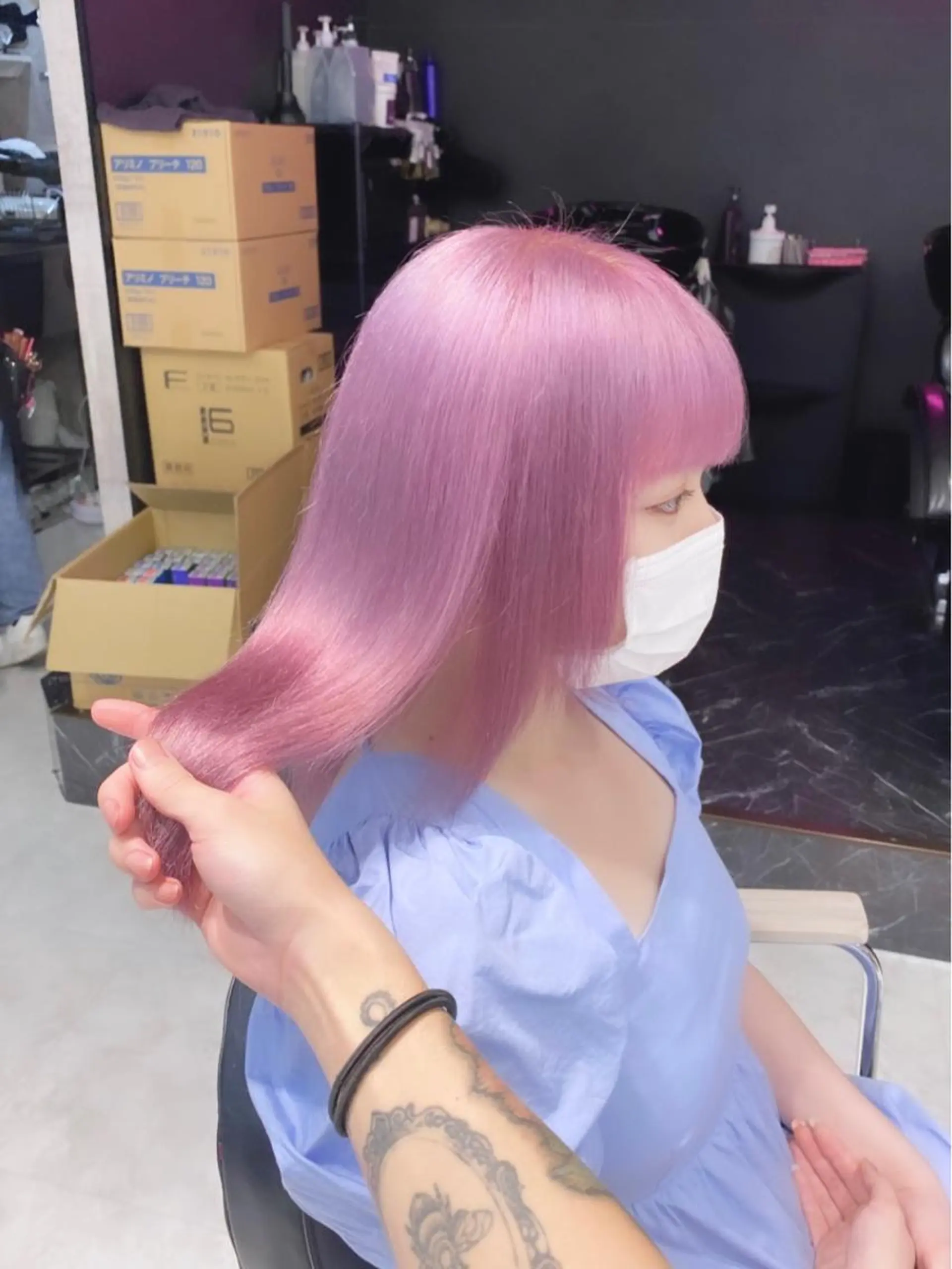 ロング カラー パーマ ヘアアレンジ メンズ キッズ ネイル マツエク・マツパ アイブロウ ヘアカラー トリートメント ハイトーン/ピンク 💗モモ໒꒱のヘアスタイル