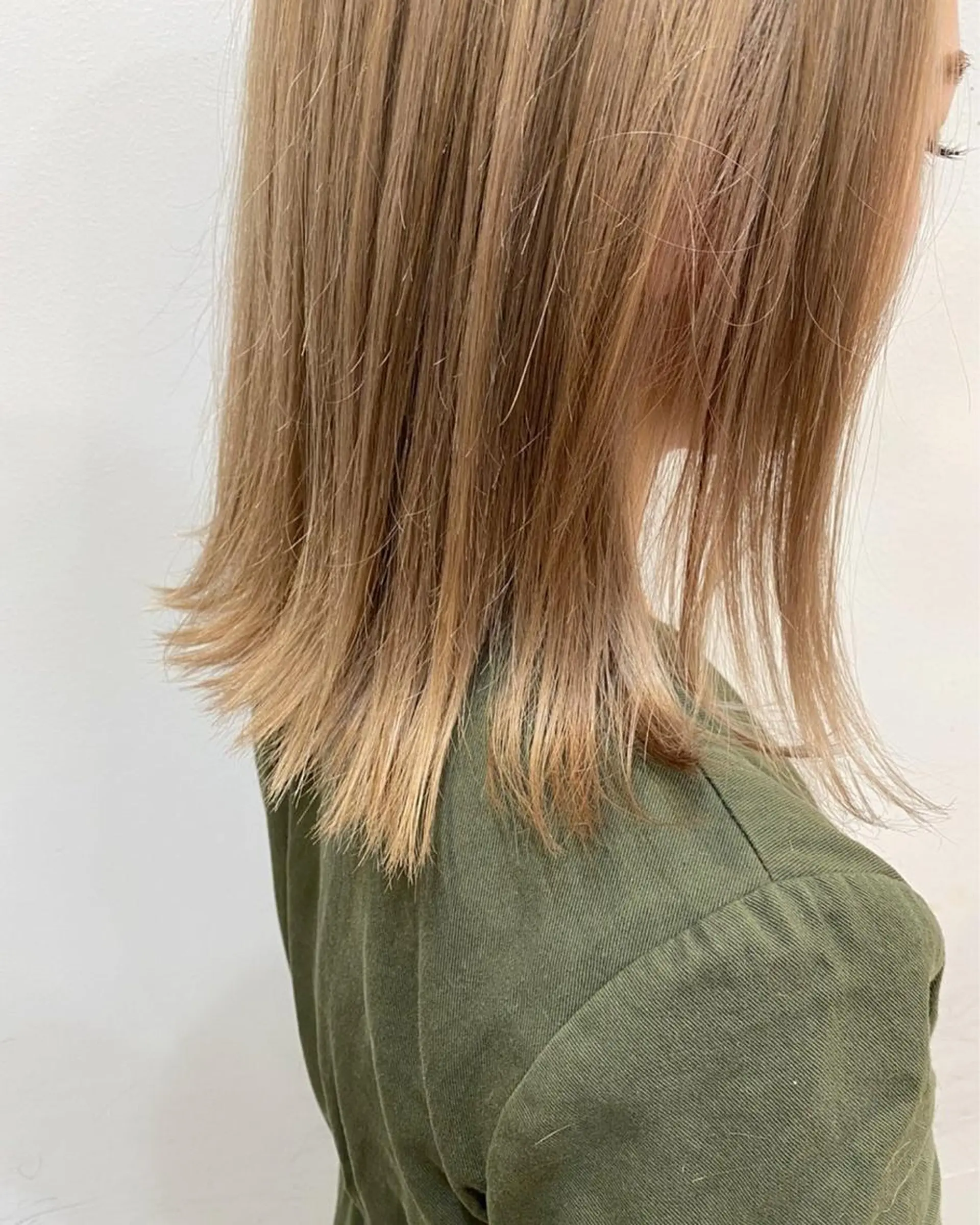 ミディアム カラー パーマ ヘアアレンジ ベージュカラー ブリーチ ハイトーンカラー 透明感color 🥣suzunaのヘアスタイル