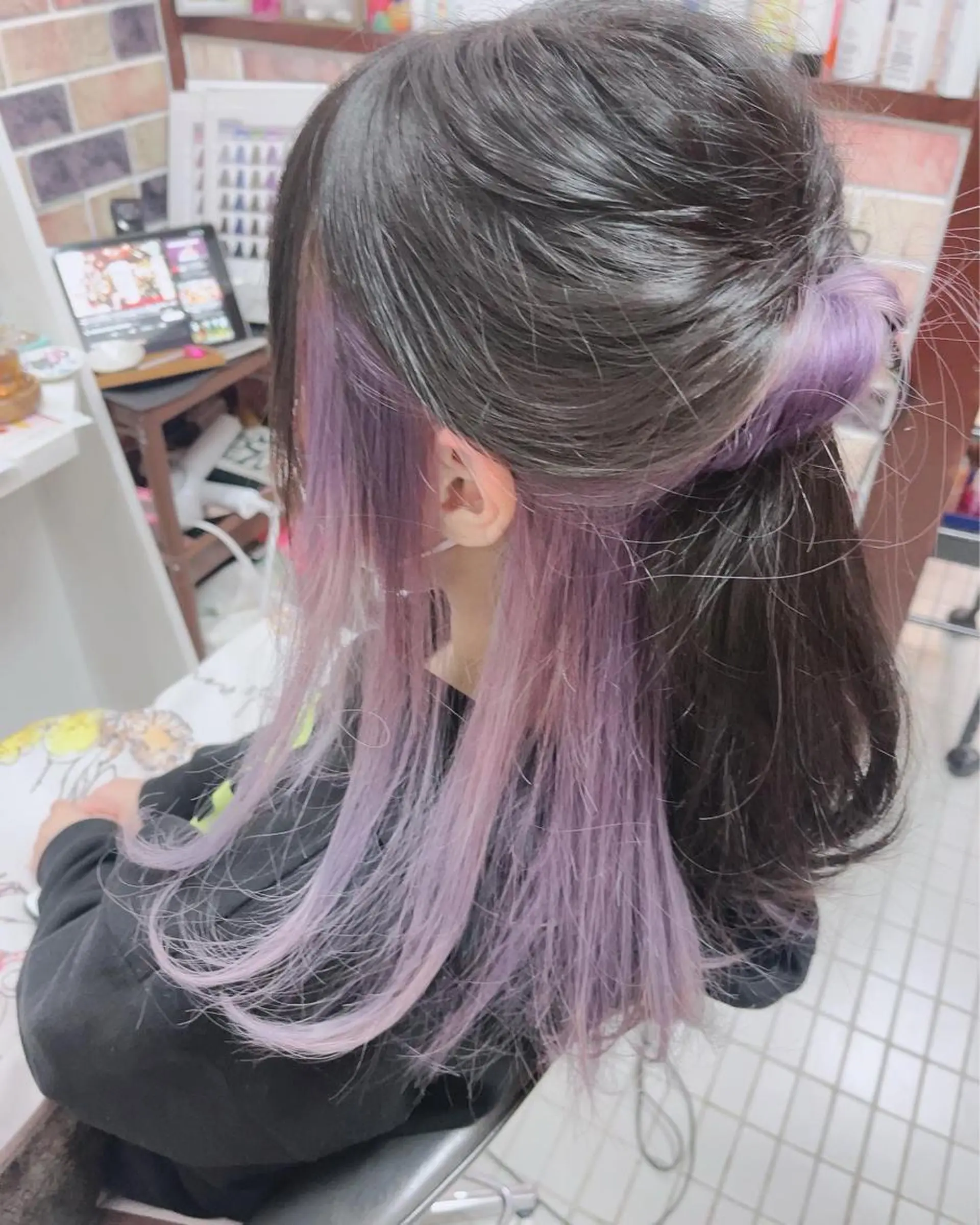 ロング パープルカラー hair salonyuri所属・ヘアサロンユリ もりたきょうこのヘアスタイル