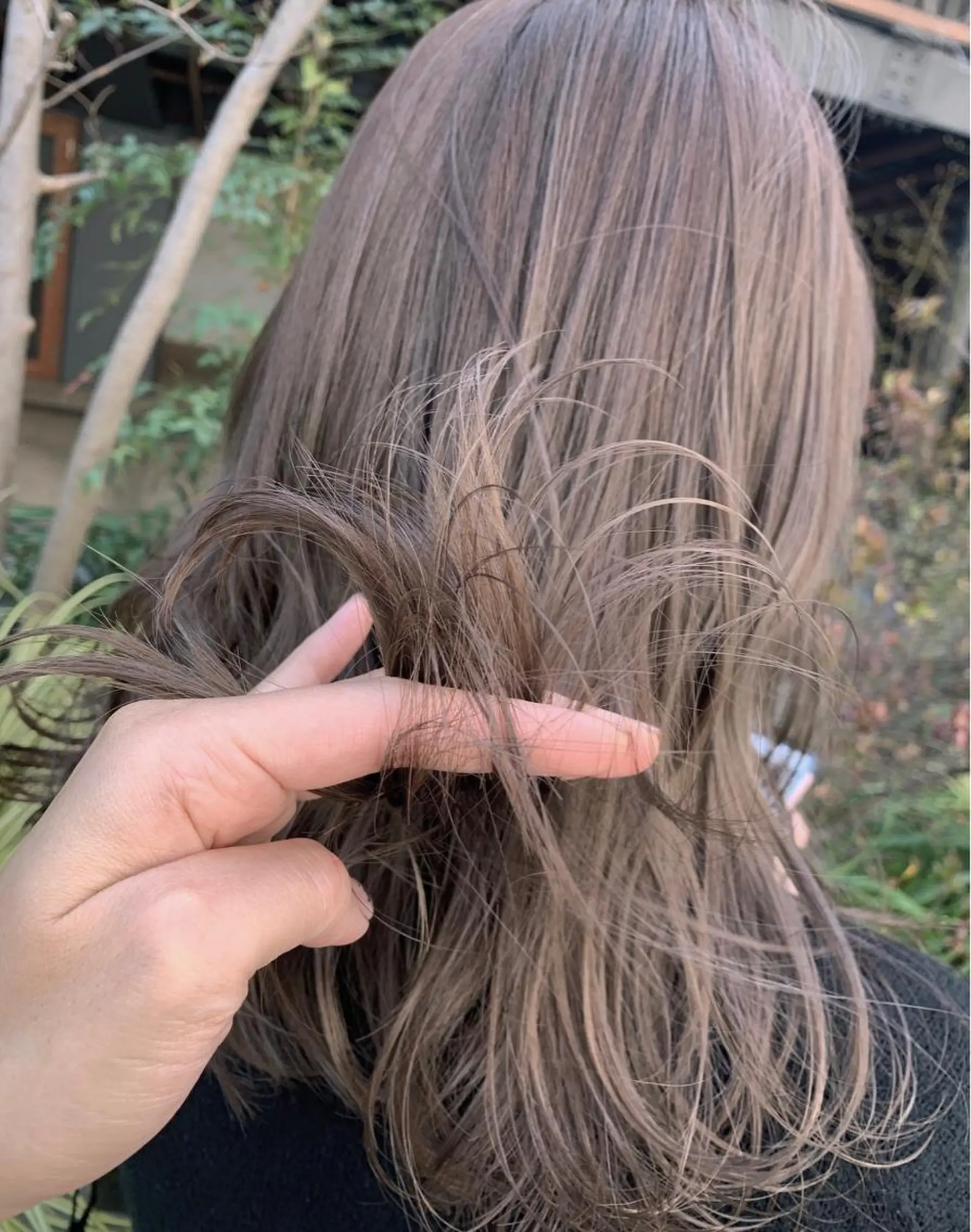 ミディアム 外国人風カラー ハイライト 髪質改善 韓国風ヘア レイヤーカット ハリウッドブロウ LAID BACKの眉毛・アイブロウイメージ