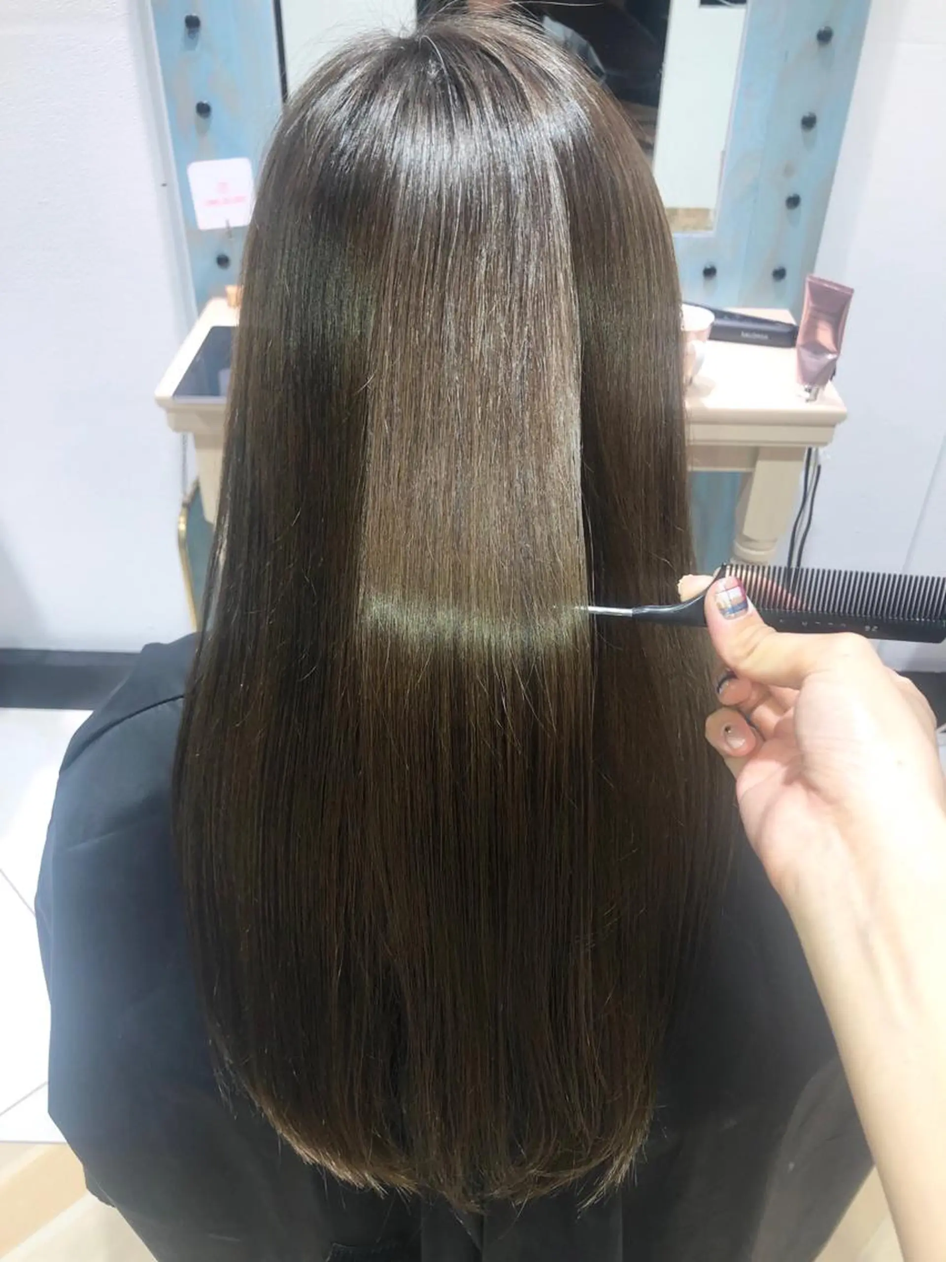 ロング カット 縮毛矯正 トリートメント 髪質改善　縮毛の達人 矢井由真のヘアスタイル