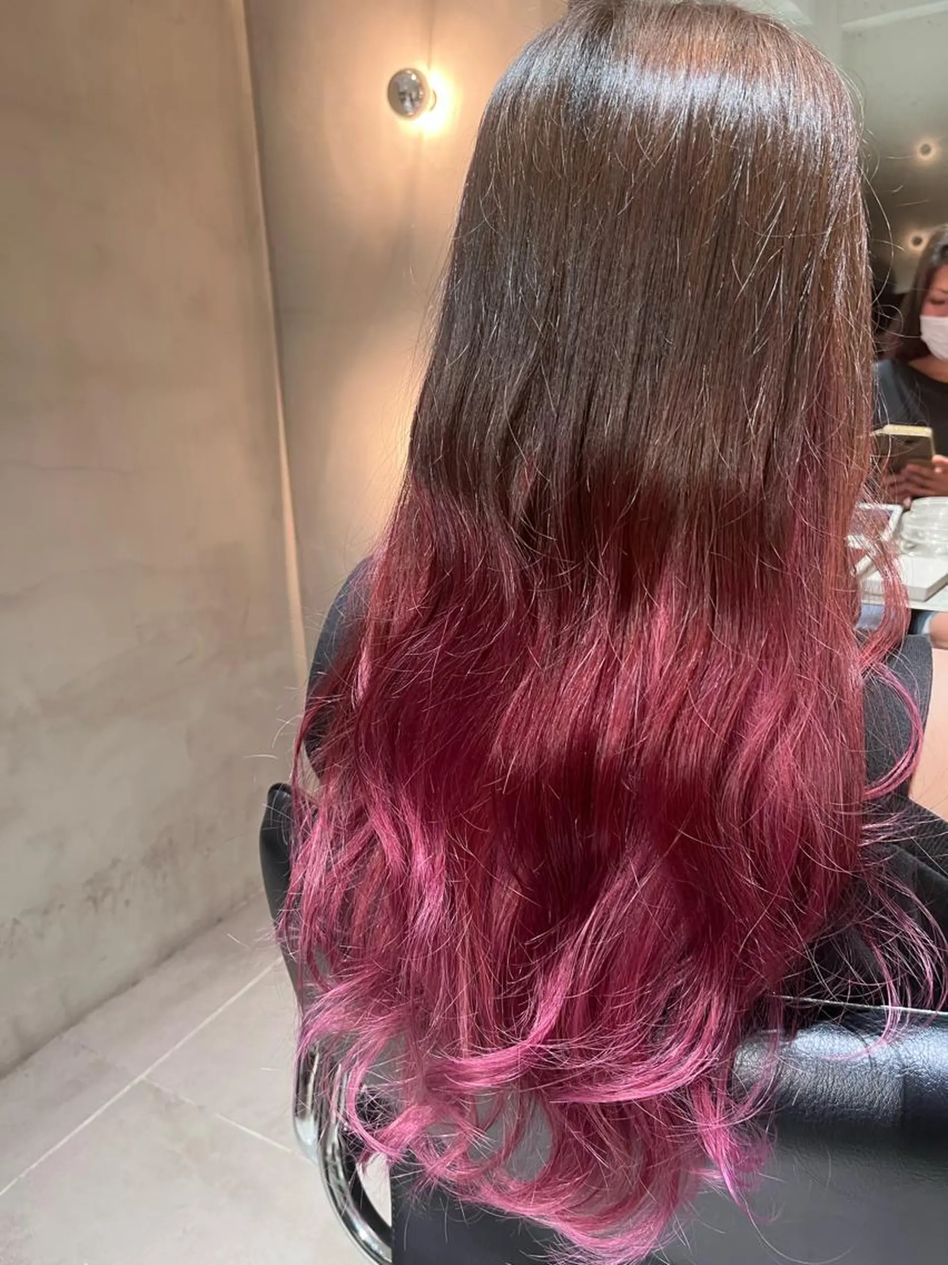 ロング カラー ダブルカラー グラデーションカラー ハイトーンカラー ピンクカラー カジュアルを女っぽく 𝗮𝘆𝗮𝗰𝗼のヘアスタイル