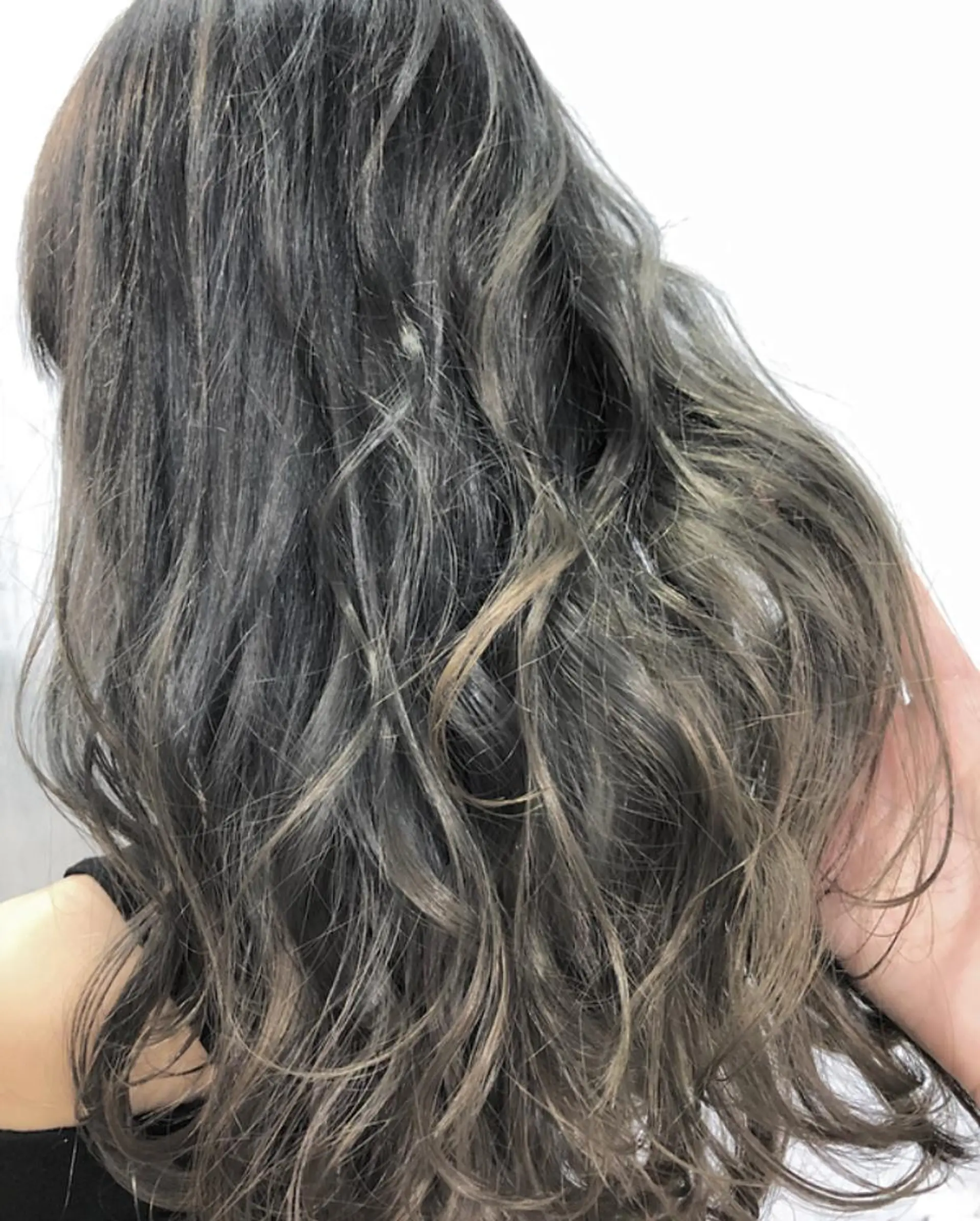 セミロング カラー Ways TOKYO所属・北間 寛哉のヘアスタイル