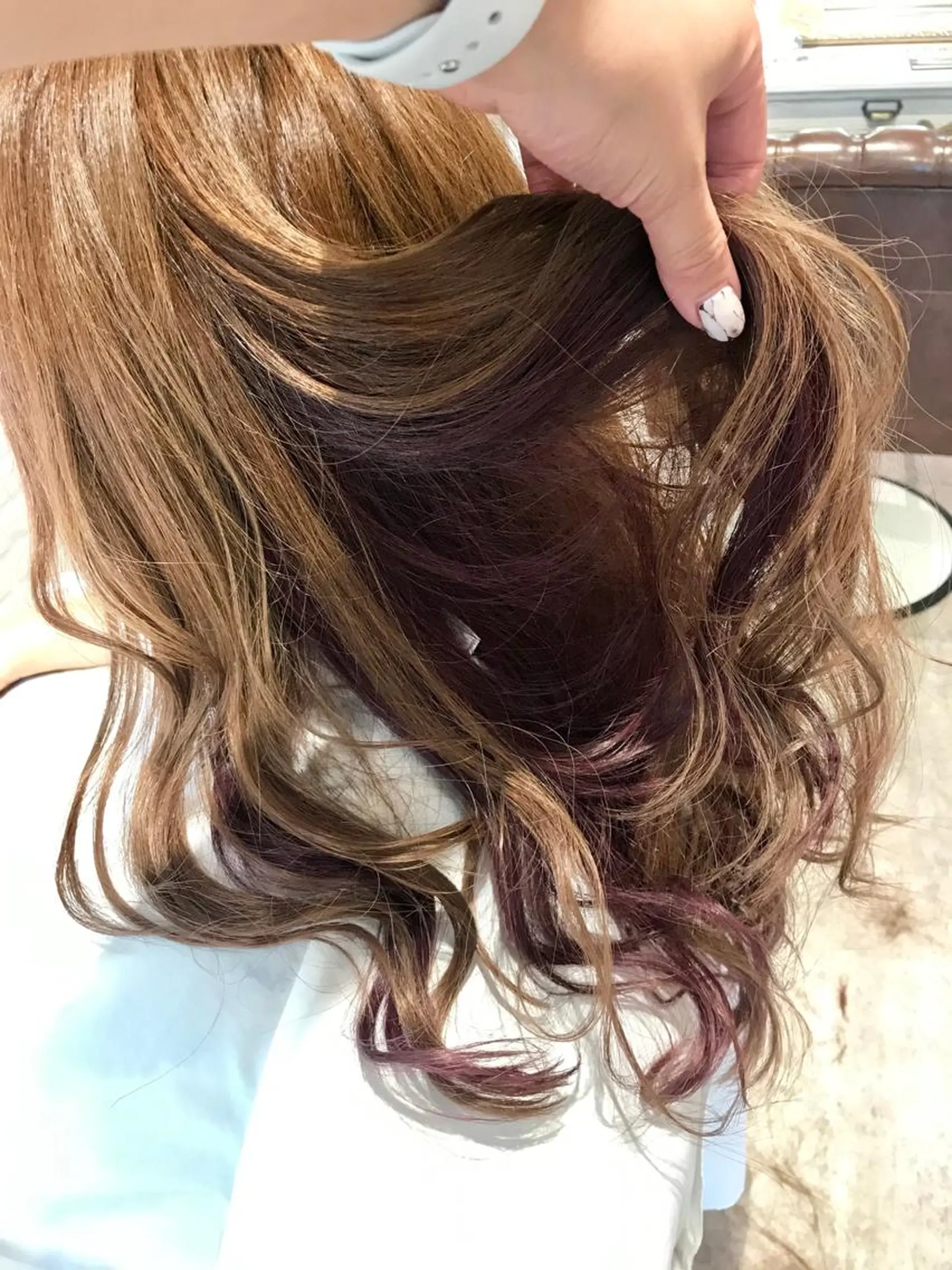 ロング カラー ベージュカラー ミルクティーベージュ バイオレットカラー ロング カット ヘアカラー トリートメント Renatus店長 金子裕美のヘアスタイル
