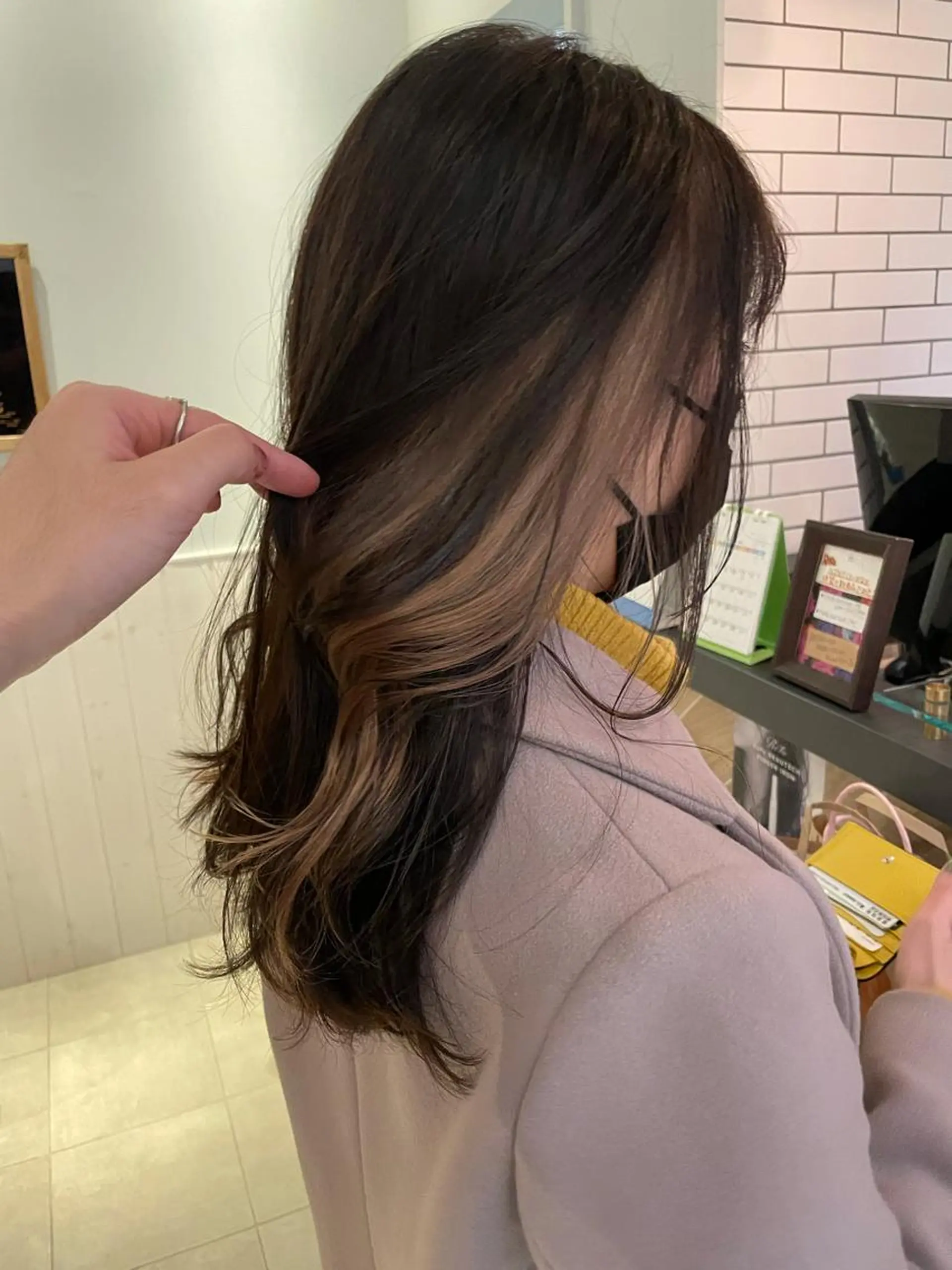 カラー ケアブリーチ/ エクステ/レイヤーのヘアスタイル