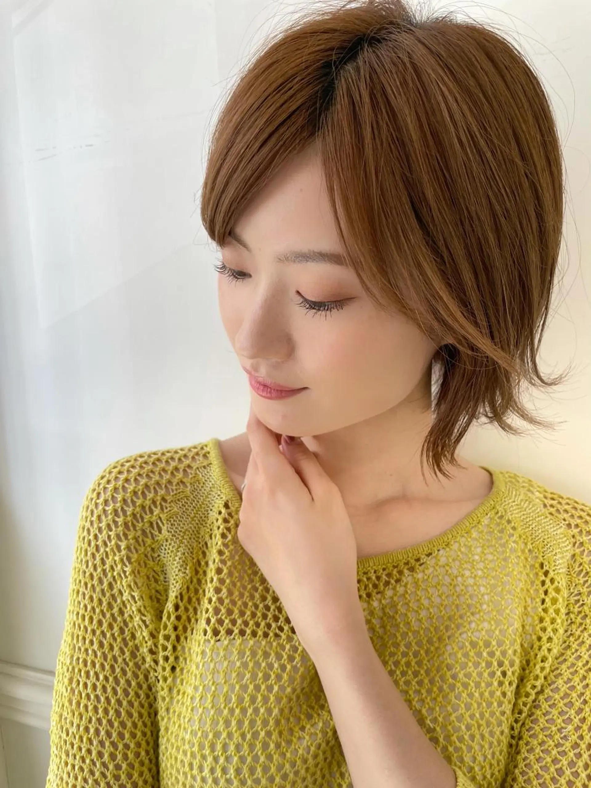 ショート esse大阪茶屋町店所属・レイヤーカット 新井田陽寿のヘアスタイル