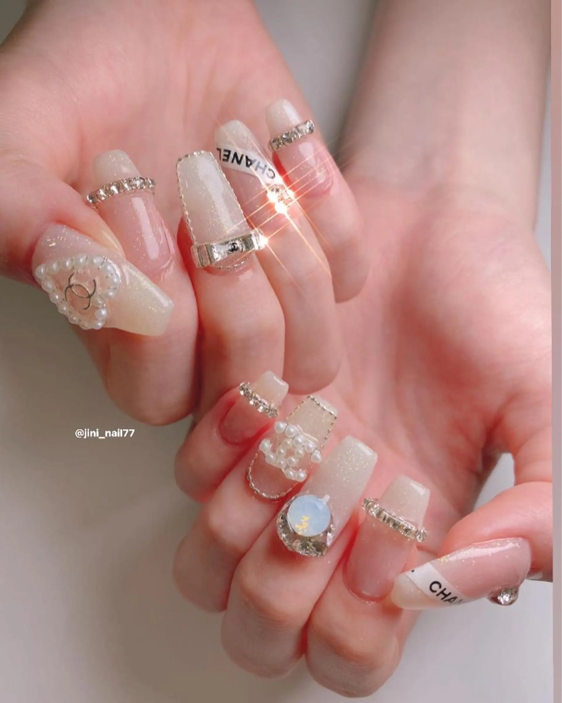 ネイル JINI NAIL所属・ジニ ネイルのネイルデザイン