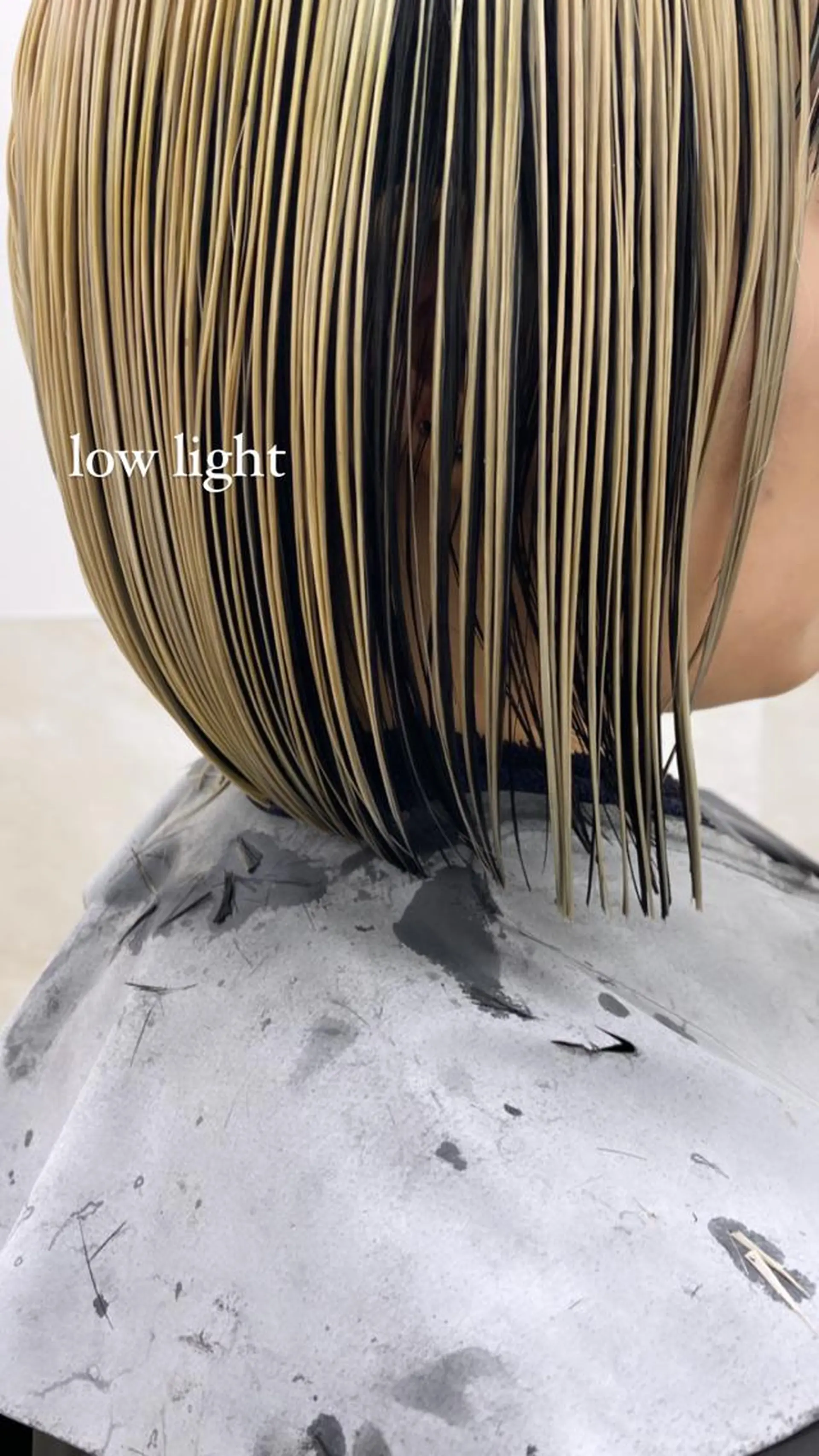 ミディアム カラー THE DAY所属・AKI HASHIMOTOのヘアスタイル