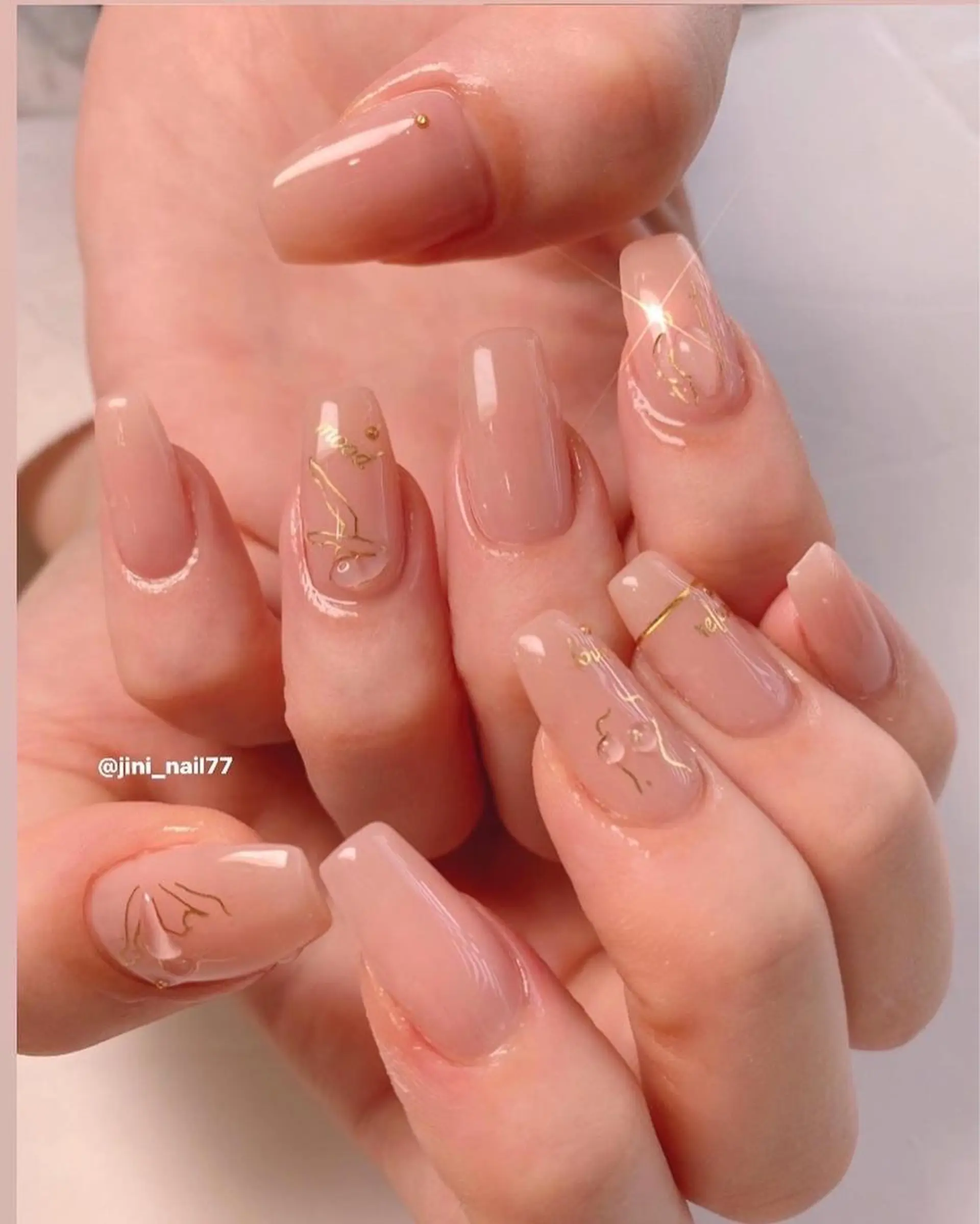 ネイル JINI NAIL所属・ジニ ネイルのネイルデザイン