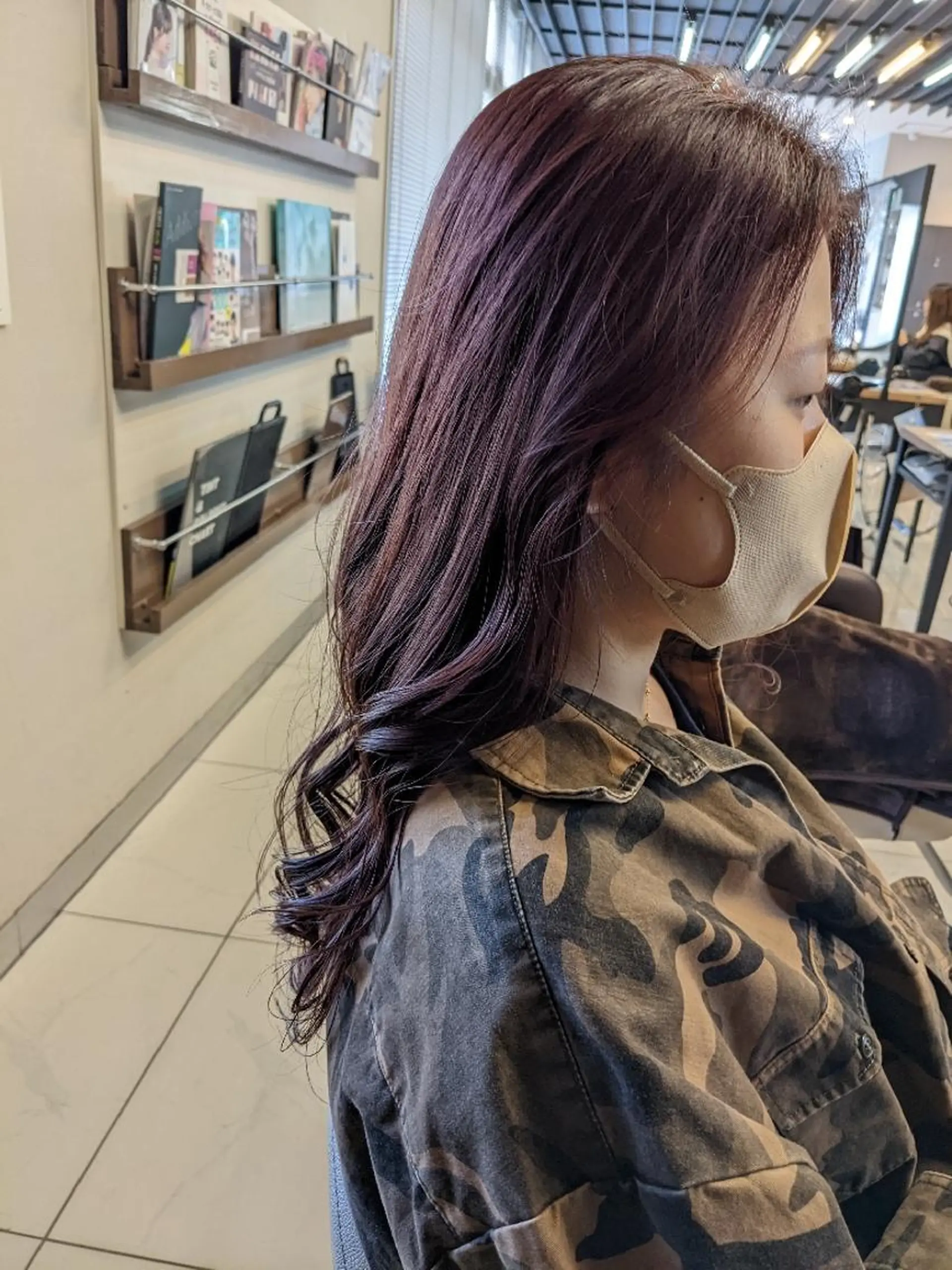 ロング カット ヘアカラー 小嶺 麗華のヘアスタイル