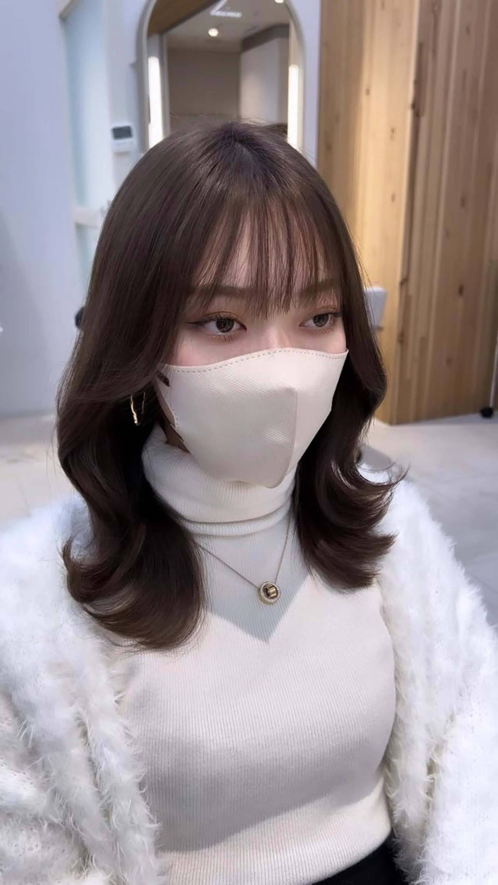 ミディアム カット トリートメント レイヤーカット/ 顔まわり/アオイのヘアスタイル