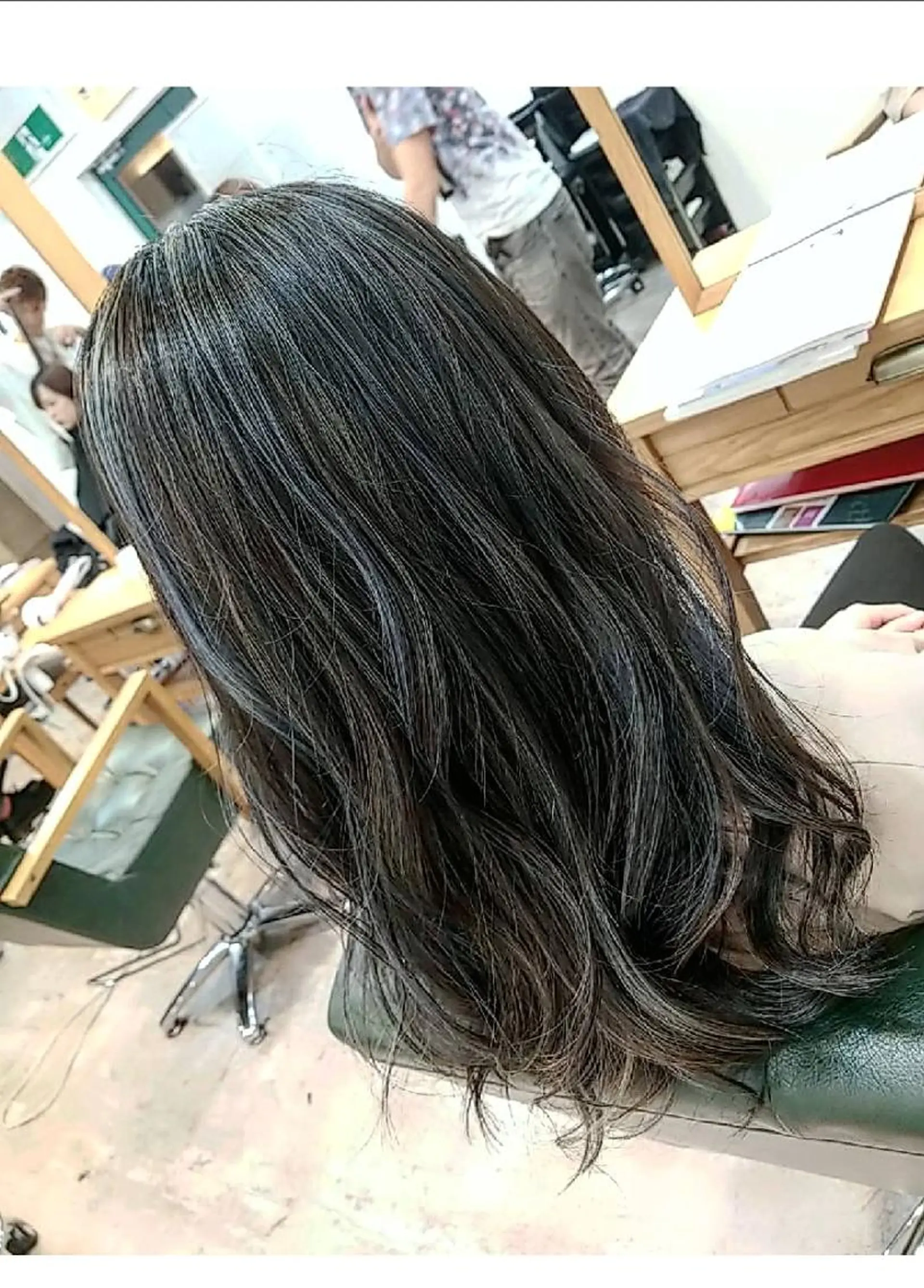 ロング ハイライト すずき えりのヘアスタイル