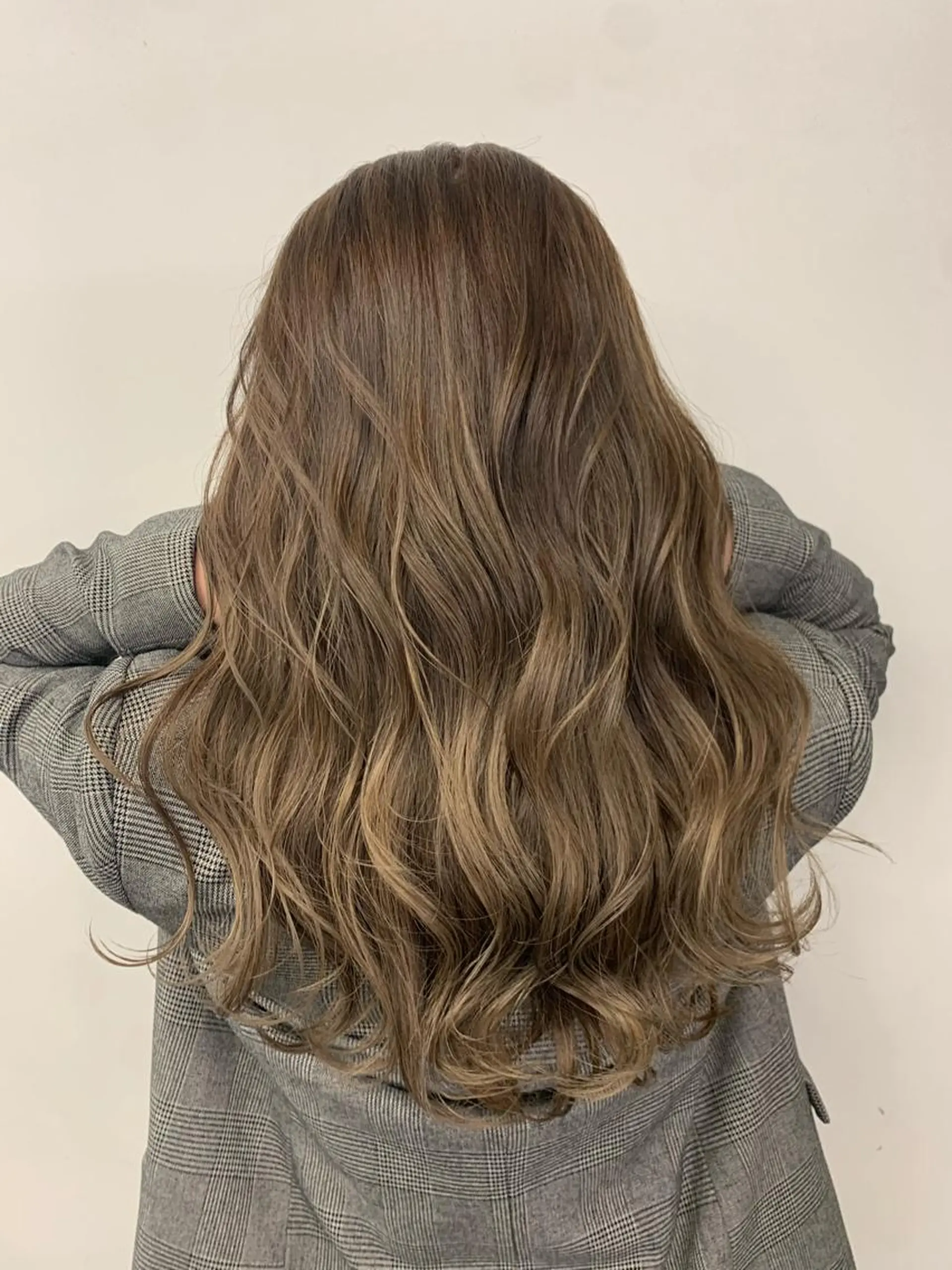 セミロング カラー キッズ ベージュカラー ブリーチ 透明感カラー ミルクティーベージュ ヘアカラー Arumeria ❄️富澤翼❄️のヘアスタイル