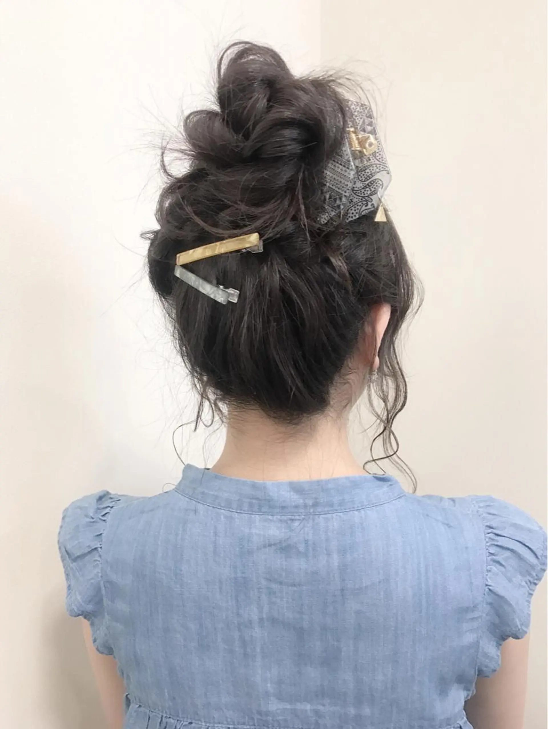 セミロング ヘアアレンジ お団子ヘア 沢田 瞳のヘアスタイル