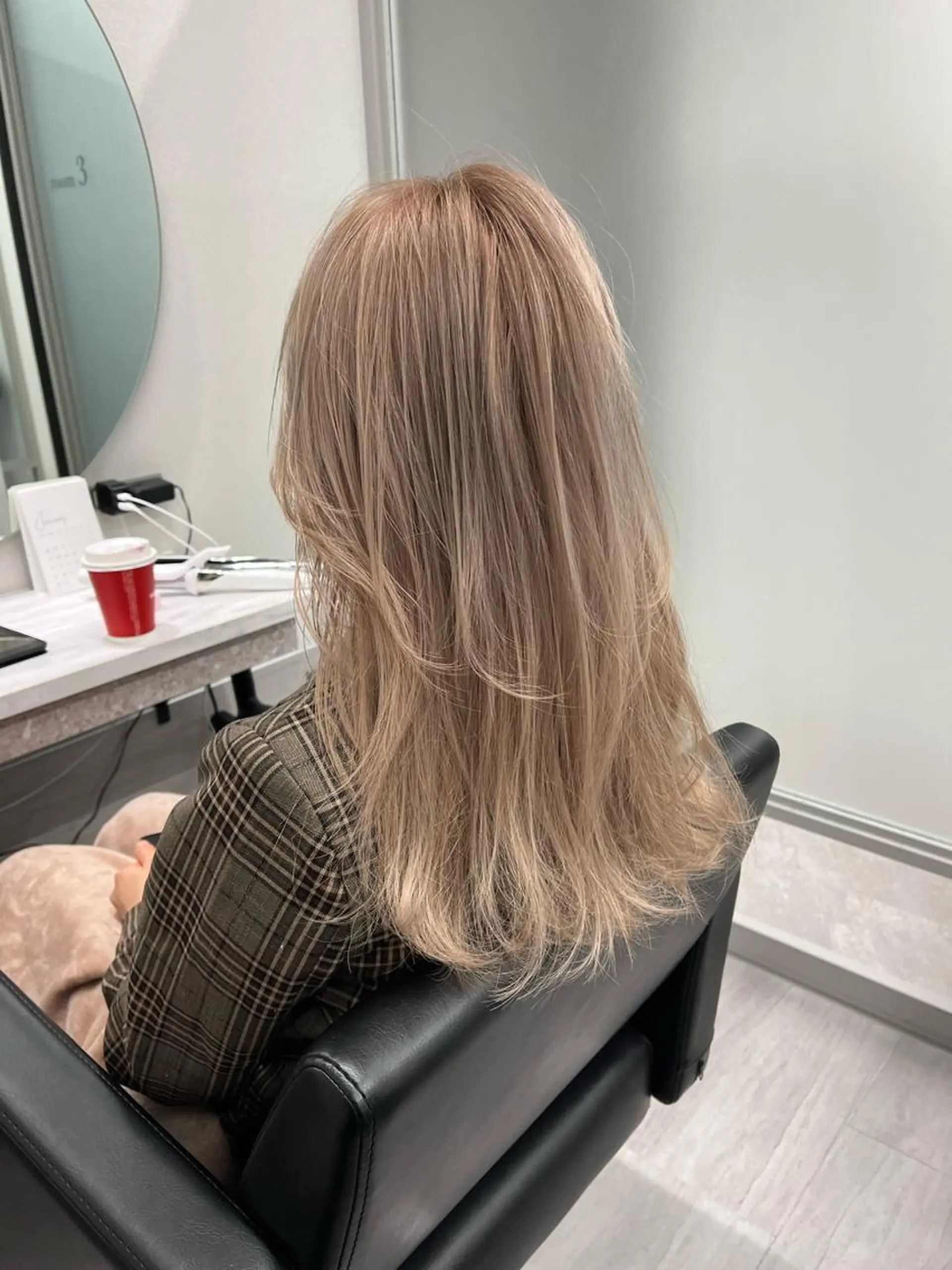 セミロング カラー カット umu.［韓国ヘア /ダウンパーマ］のヘアスタイル