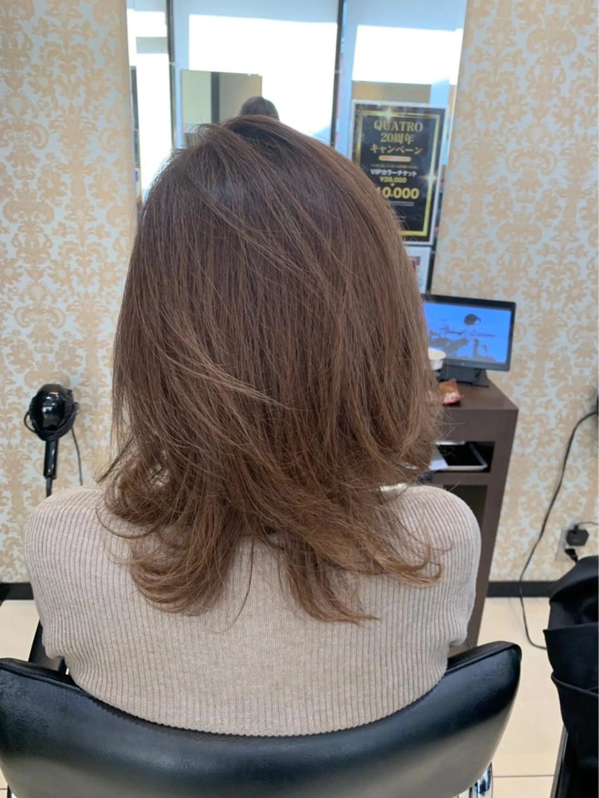 セミロング OPERA 赤塚のヘアスタイル