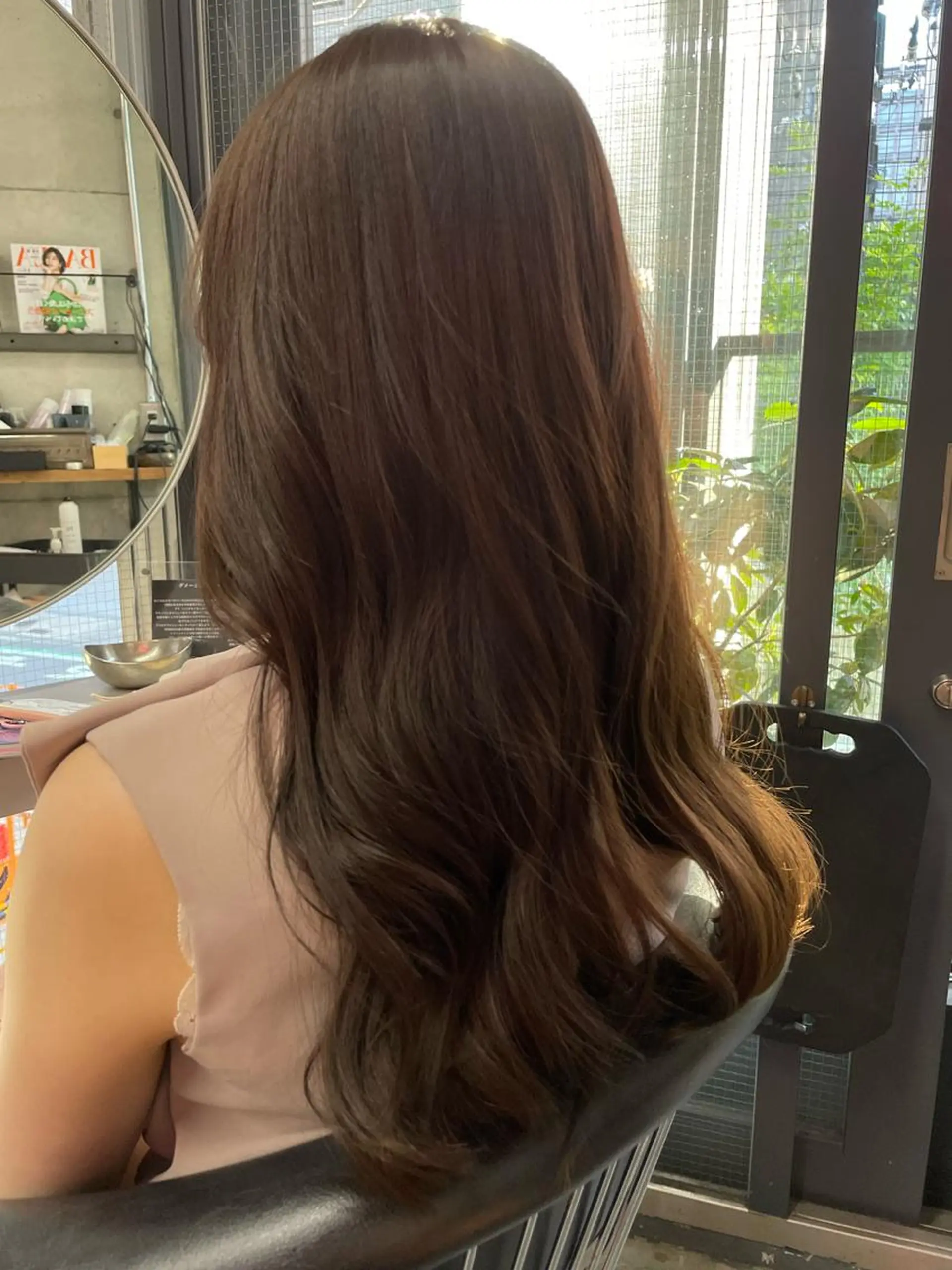 ロング カラー ベージュカラー ブラウンカラー ブラウンベージュ 透明感カラー やすだ しおりのヘアスタイル