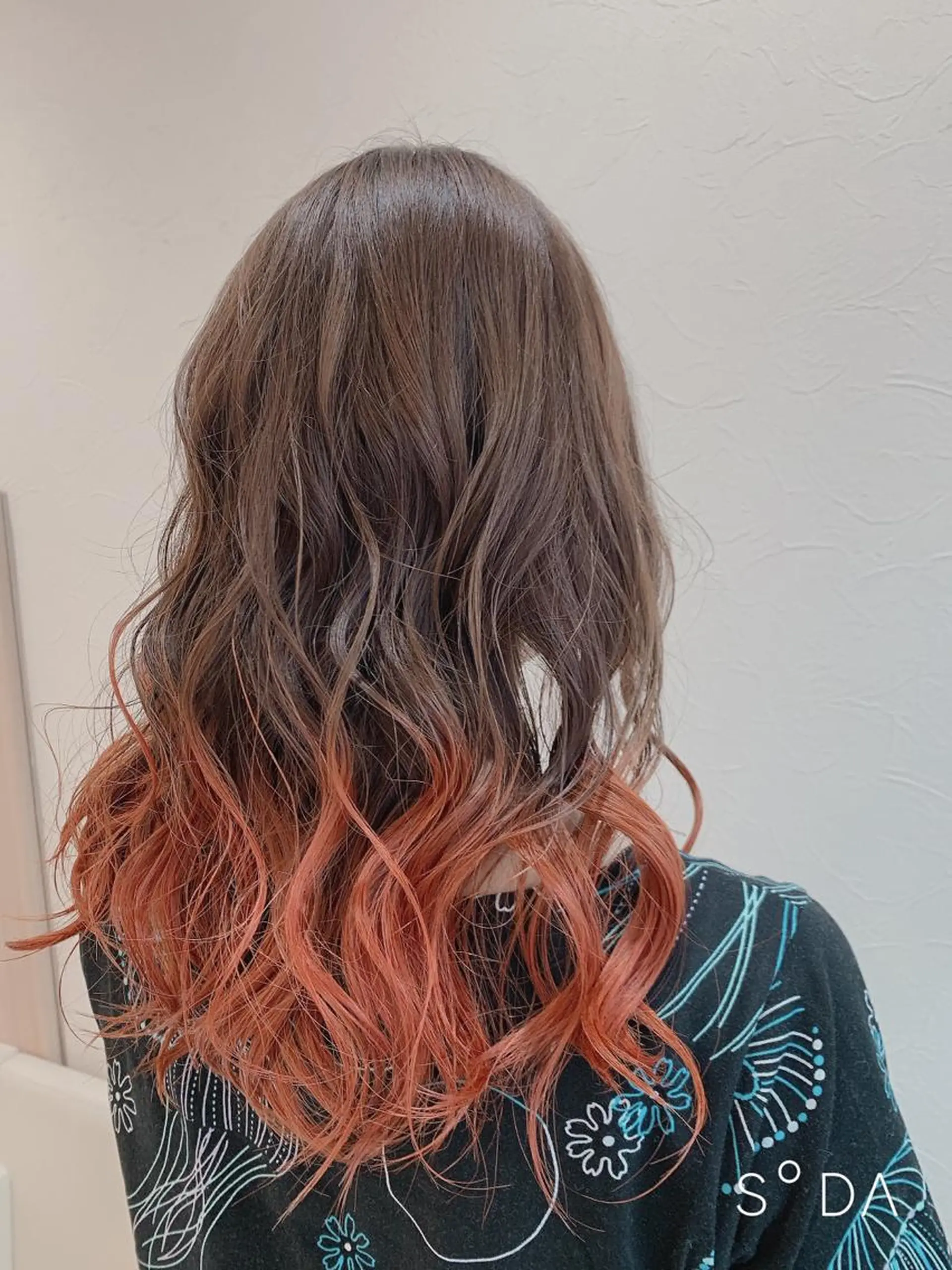 セミロング カラー ヘアカラー トリートメント 店長ハイトーンカラー 柞山史奈のヘアスタイル