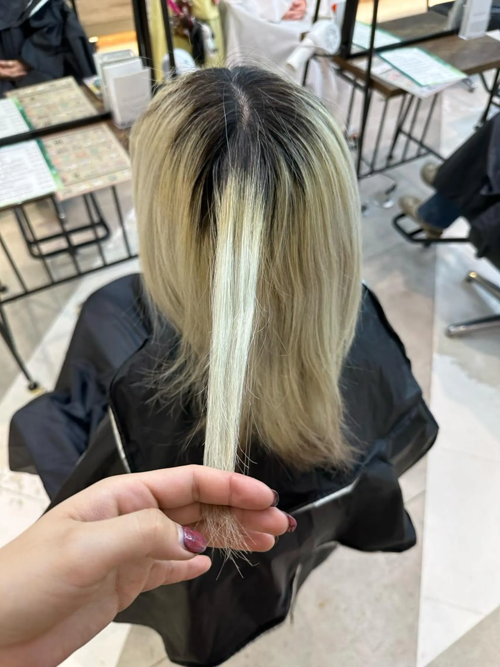 セミロング ヘアカラー トリートメント 🎀韓国レイヤー特化 🎀ベージュ/ミクのヘアスタイル