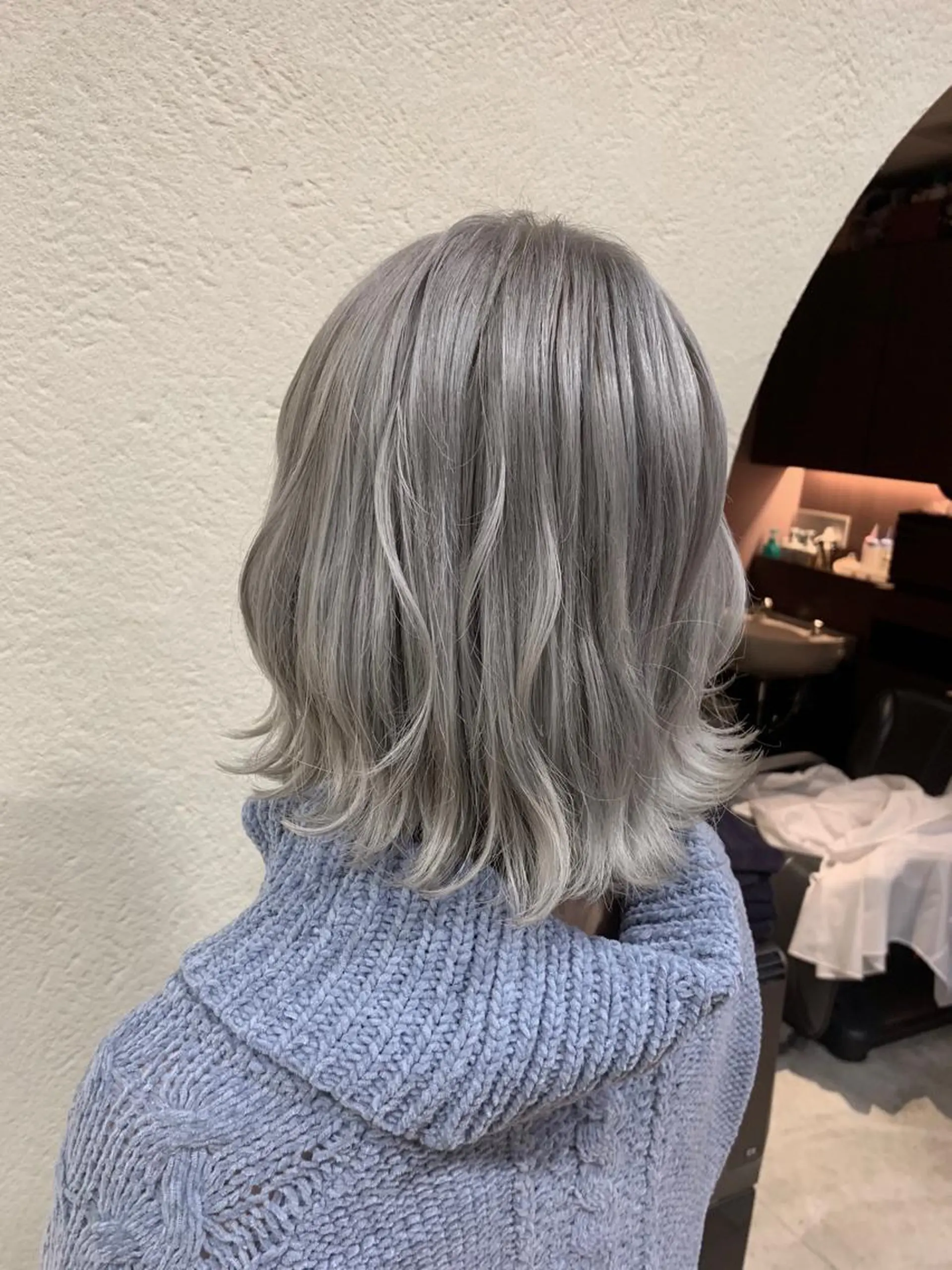 ミディアム カラー シルバー 🌿本厚木代表 HIROKI🌿のヘアスタイル