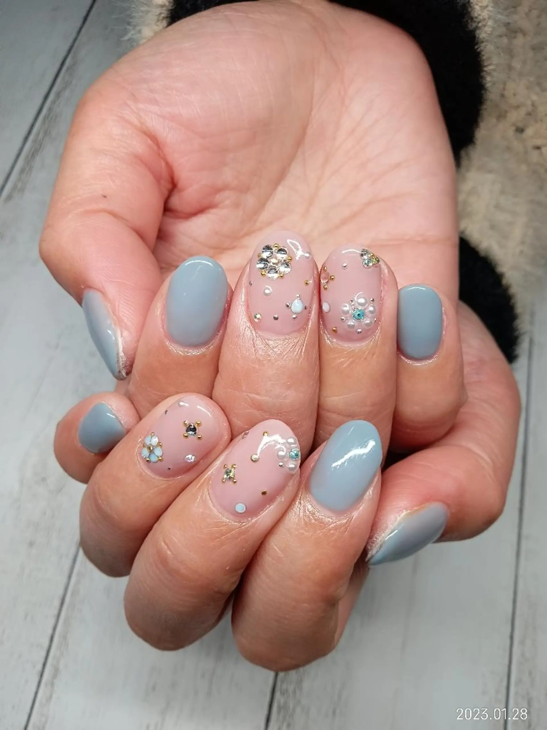 ミディアム ハンドネイル 中岡 萌のネイルデザイン