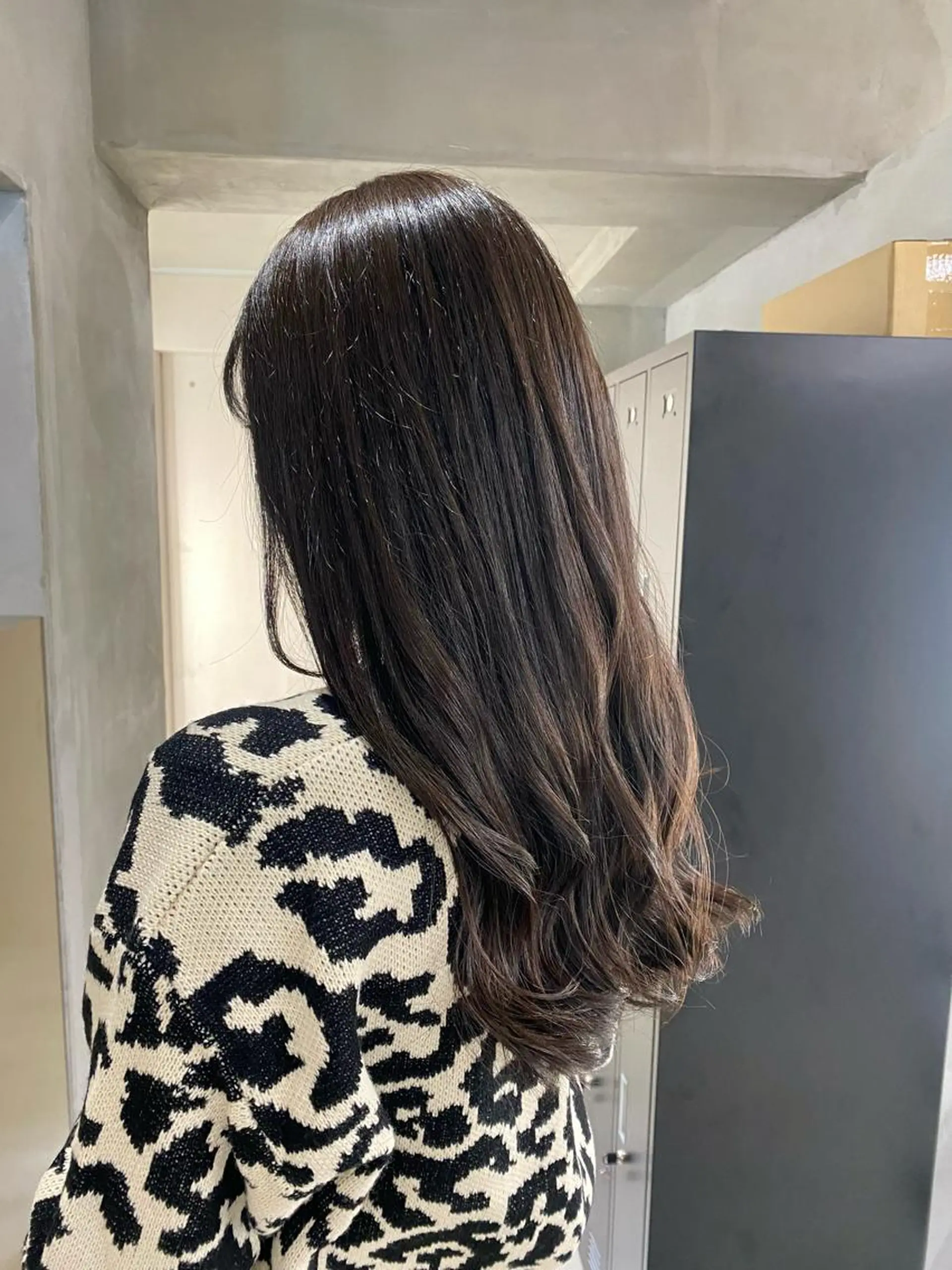 ロング カラー ブラウンカラー 透明感カラー ナチュラルブラウン THEMAISONsugahara【ザメゾン】所属・田代 佳穂のヘアスタイル