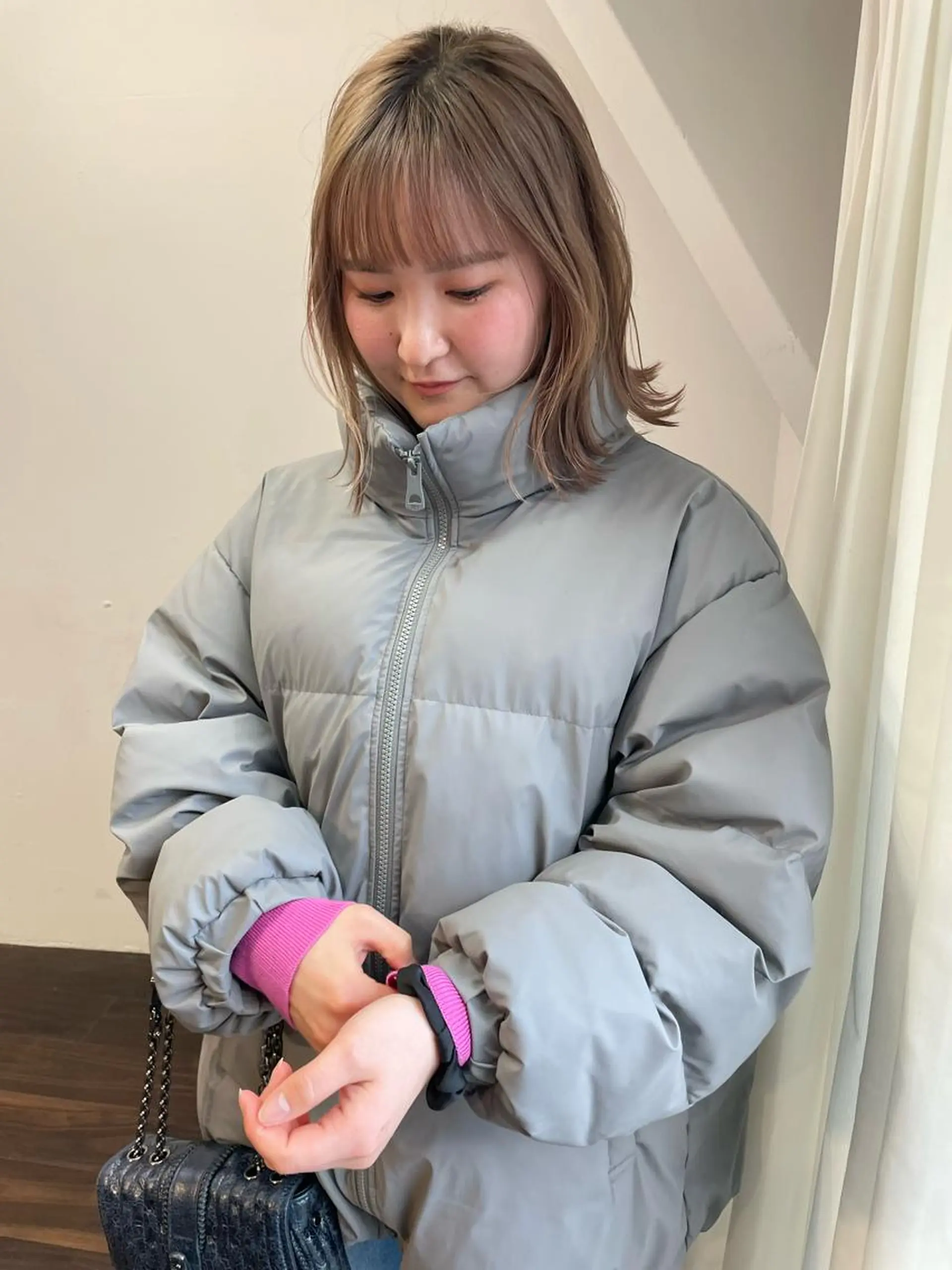 ミディアム ミストバング オカモト ミユウのヘアスタイル