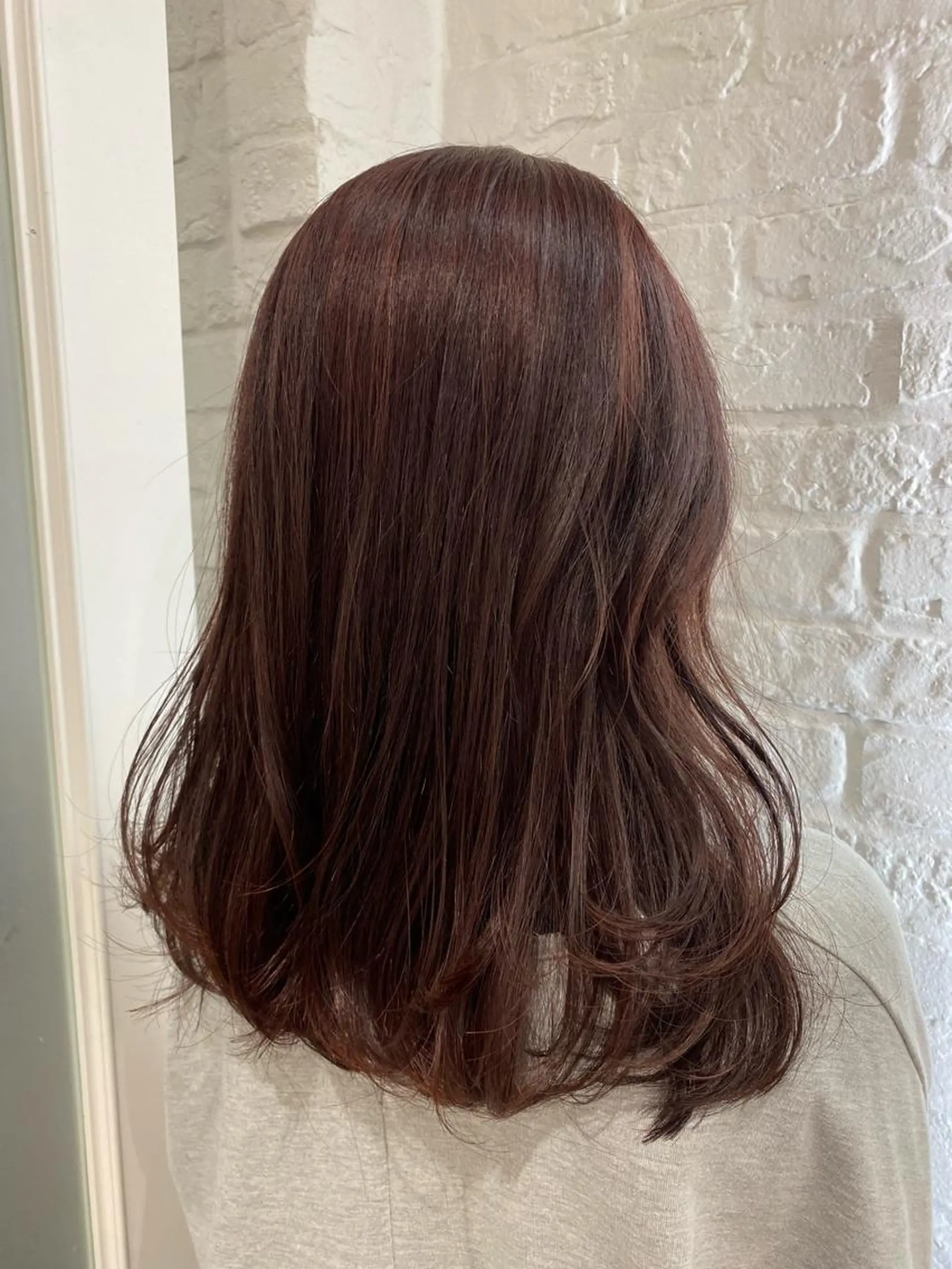 セミロング 森部 杏菜のヘアスタイル