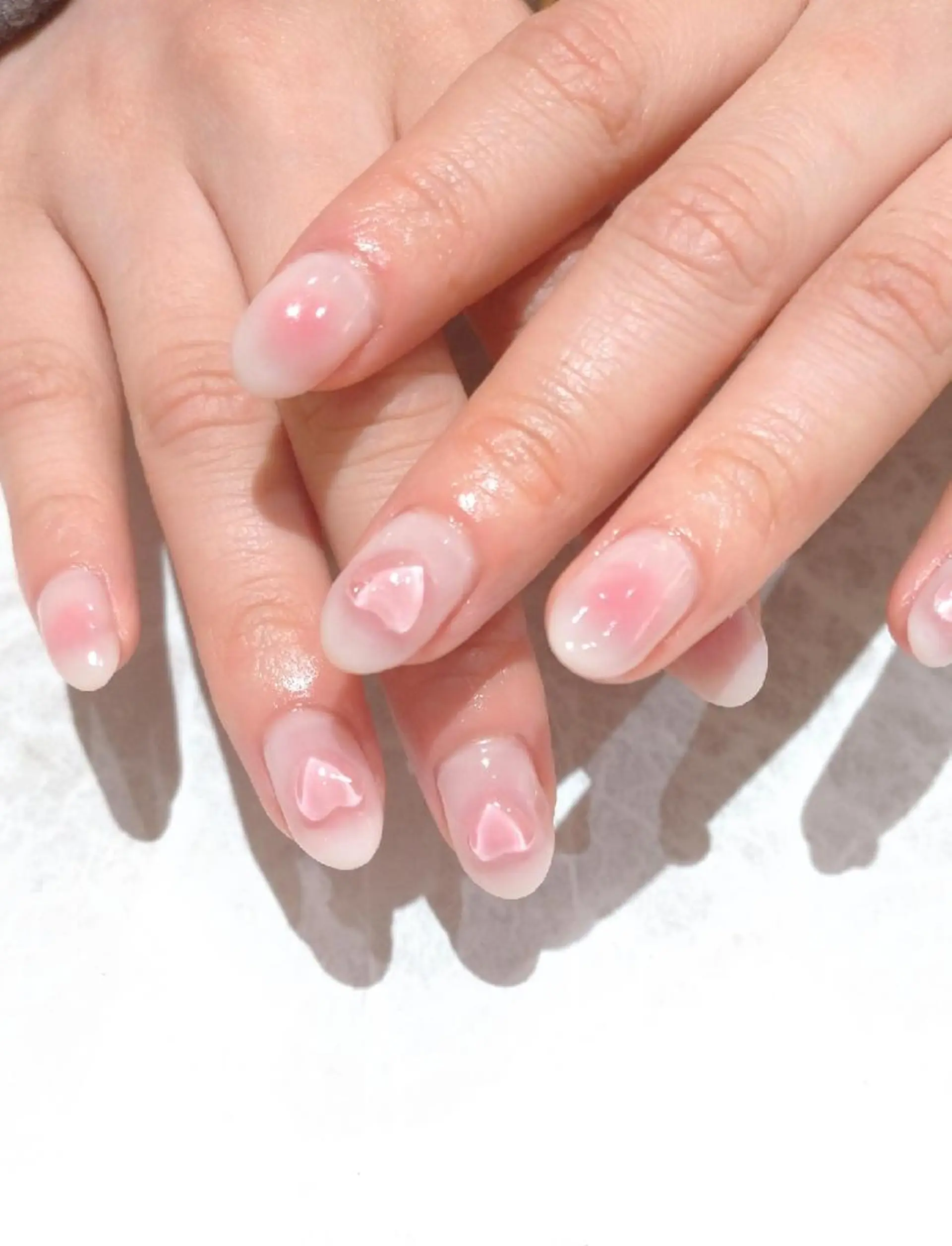 ネイル チークネイル ハート ワンカラーネイル ハンドネイル 會田 瑠衣のネイルデザイン