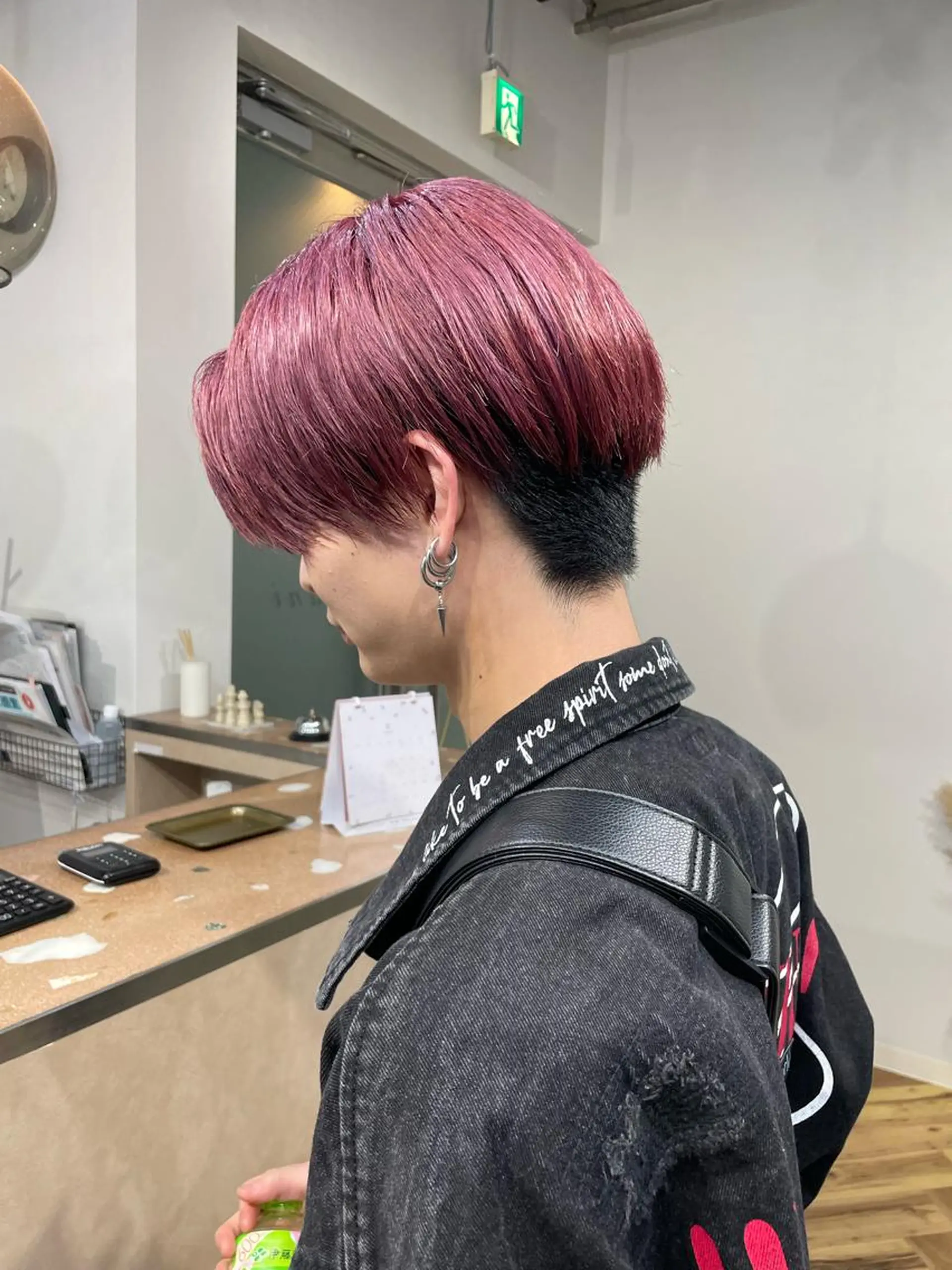 ショート カラー メンズ ピンクカラー ヘアカラー トリートメント lani hair salon所属・SHOTO ハイトー ン/デザインカラーのヘアスタイル