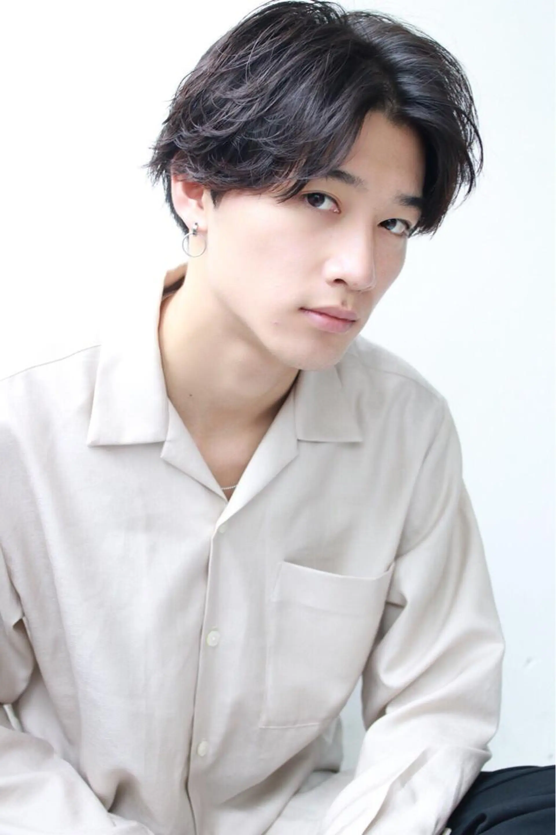 ショート カラー パーマ メンズ センターパート マッシュ メンズパーマ 赤み消し🌿 透明感カラー🫧のヘアスタイル