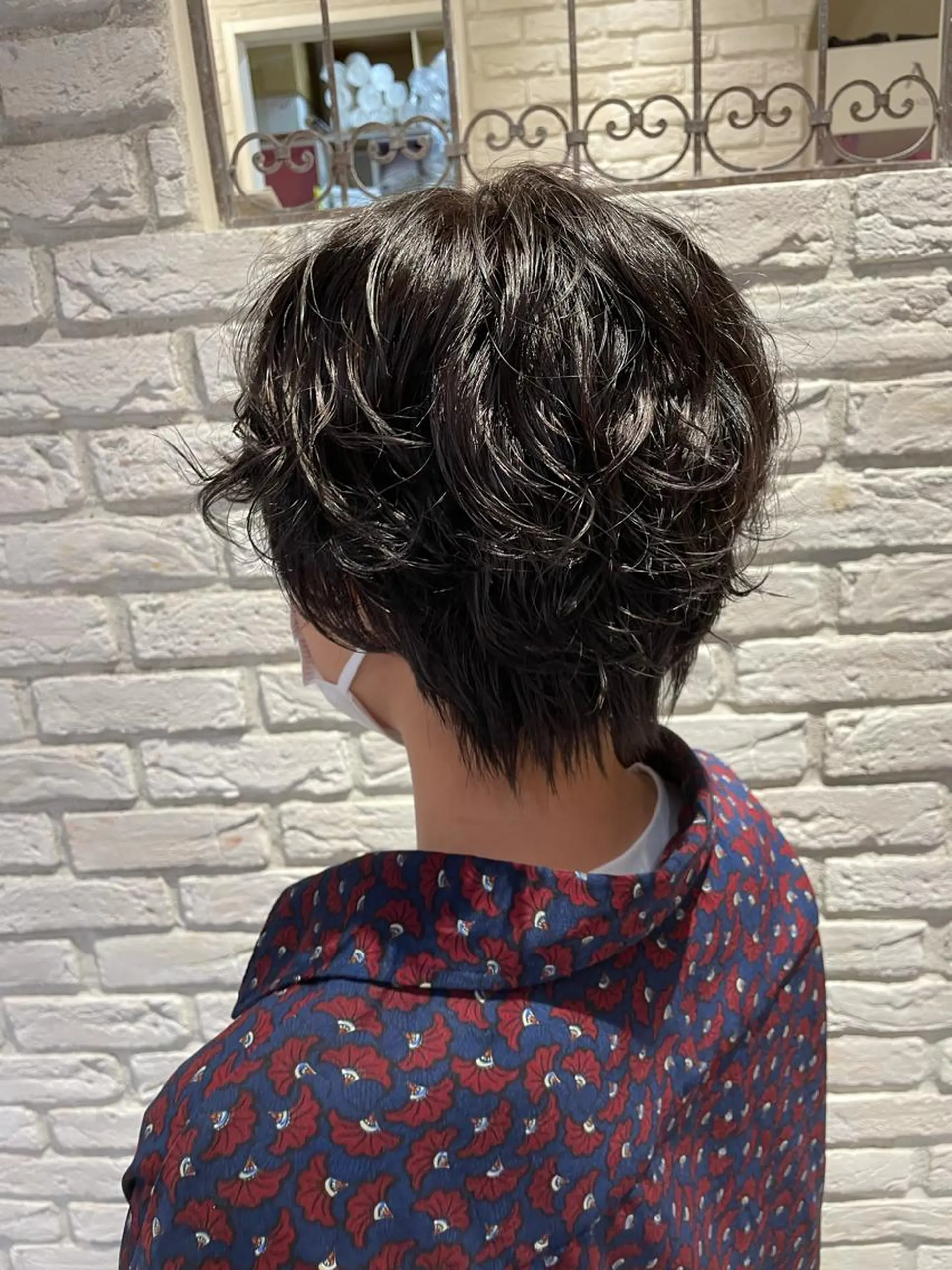 ショート カラー パーマ ヘアアレンジ 黒髪 ブルーカラー ブルーブラック 柳井 準平のヘアスタイル