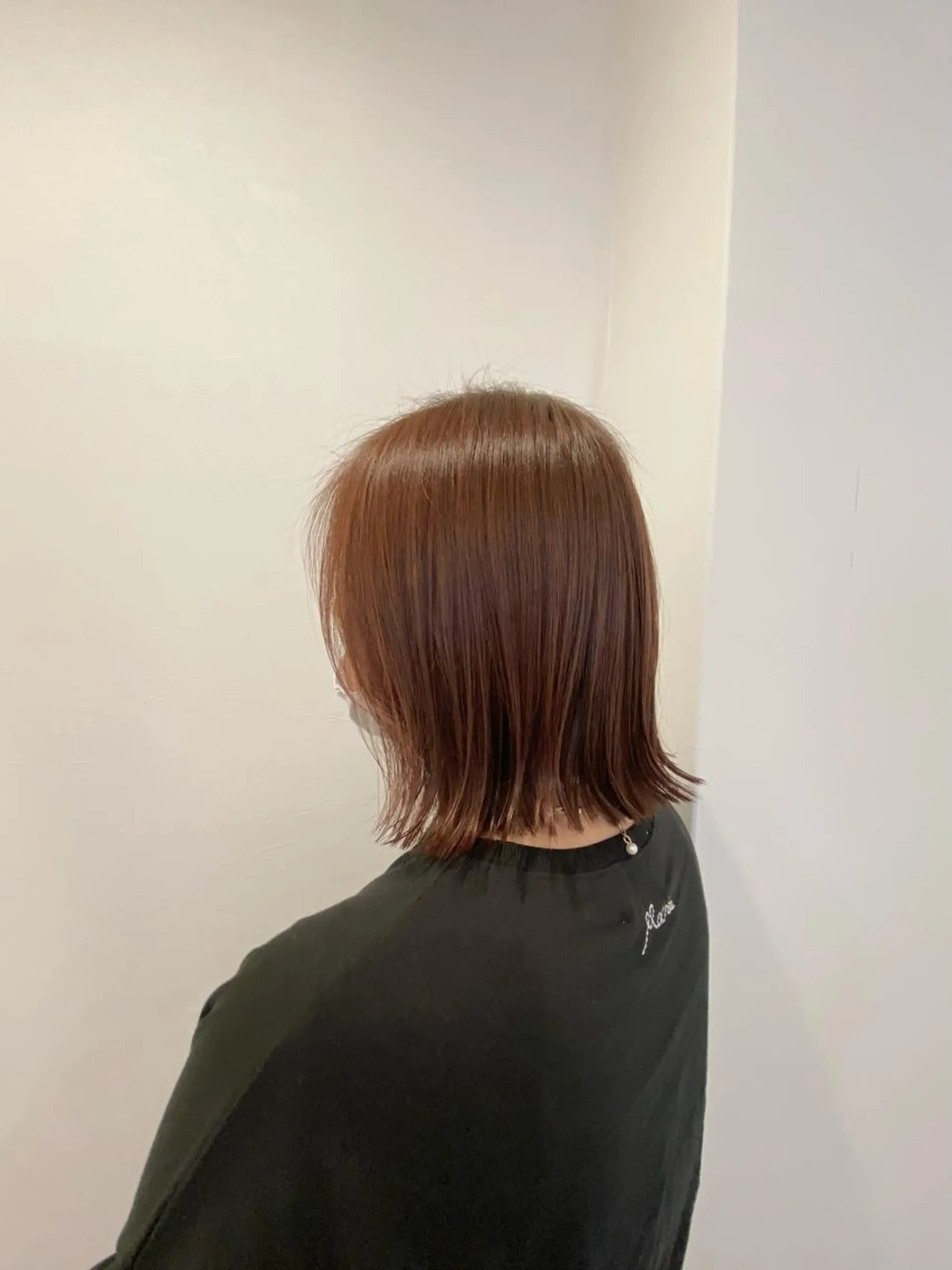 ショート カラー ブリーチ ケアブリーチ 透明感カラー ダブルカラー イヤリングカラー ブリーチなしWカラー /酸性ストレート河本のヘアスタイル