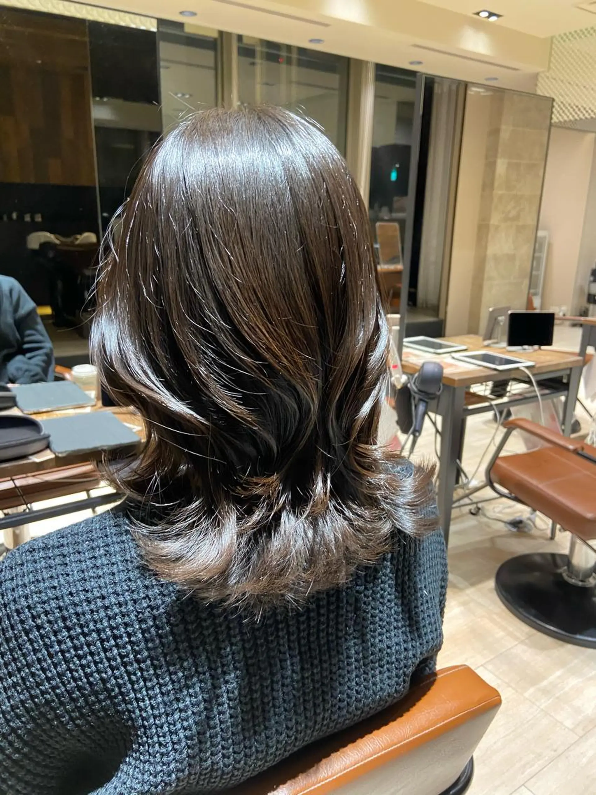ミディアム レイヤーカット カット トリートメント ヘッドスパ 🎀大竹美侑／顔まわ りカット／レイヤーのヘアスタイル