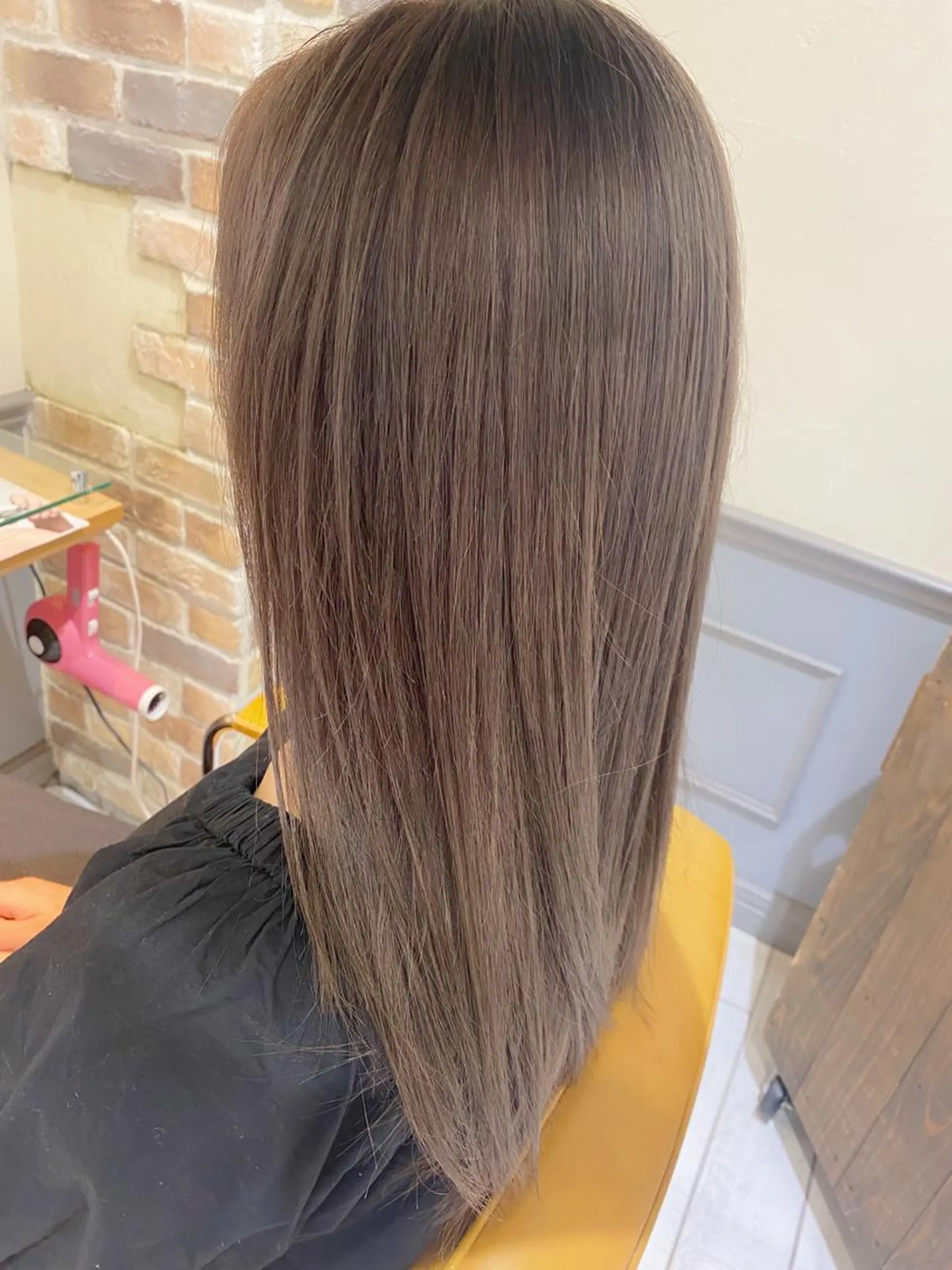 セミロング カラー アッシュ アッシュグレー アッシュグレージュ グレージュ ✳︎SERA✳︎ 平日のみご案内のマツエク・マツパデザイン
