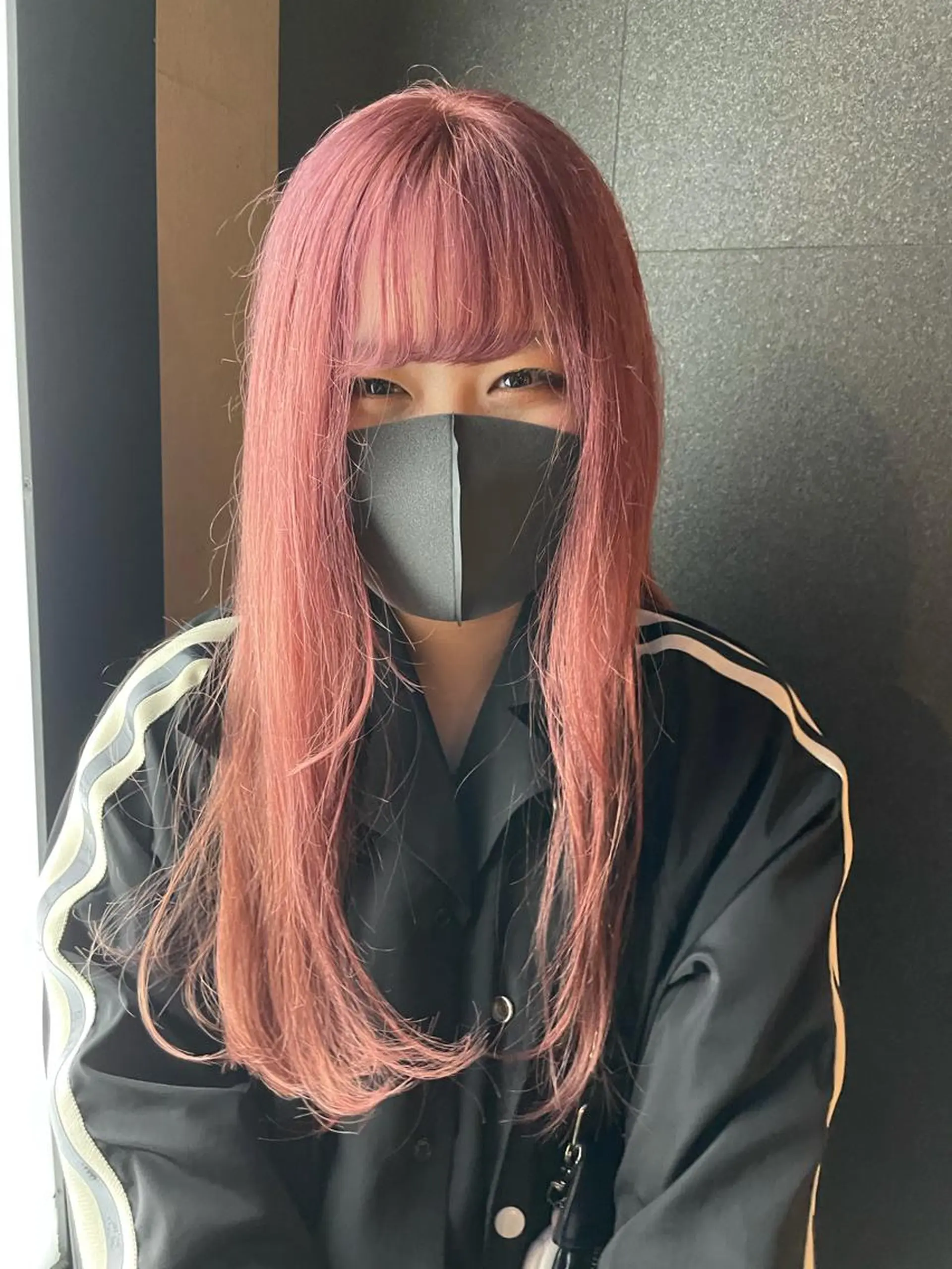 ロング カラー 岩戸 新のヘアスタイル