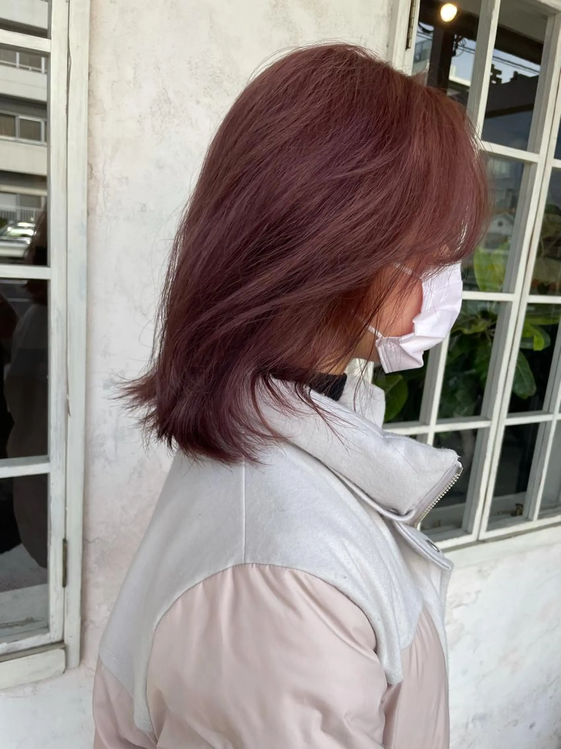 セミロング カラー 泊 紗羅のヘアスタイル