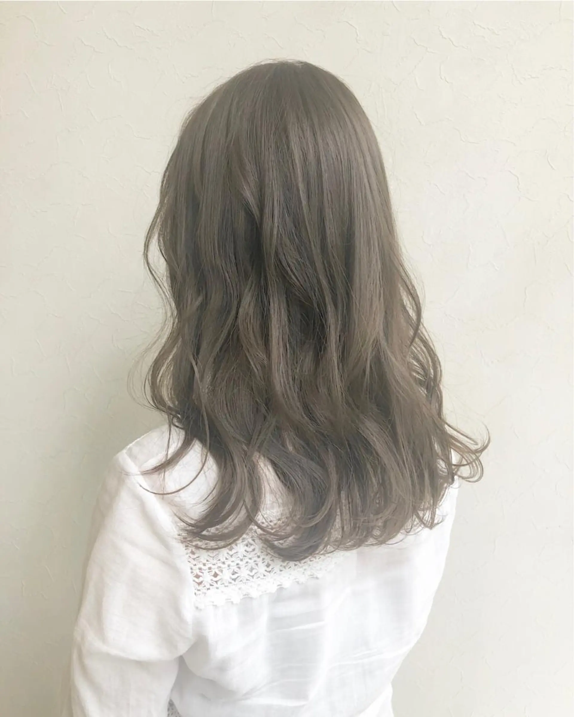 セミロング カラー nakahara madokaのヘアスタイル