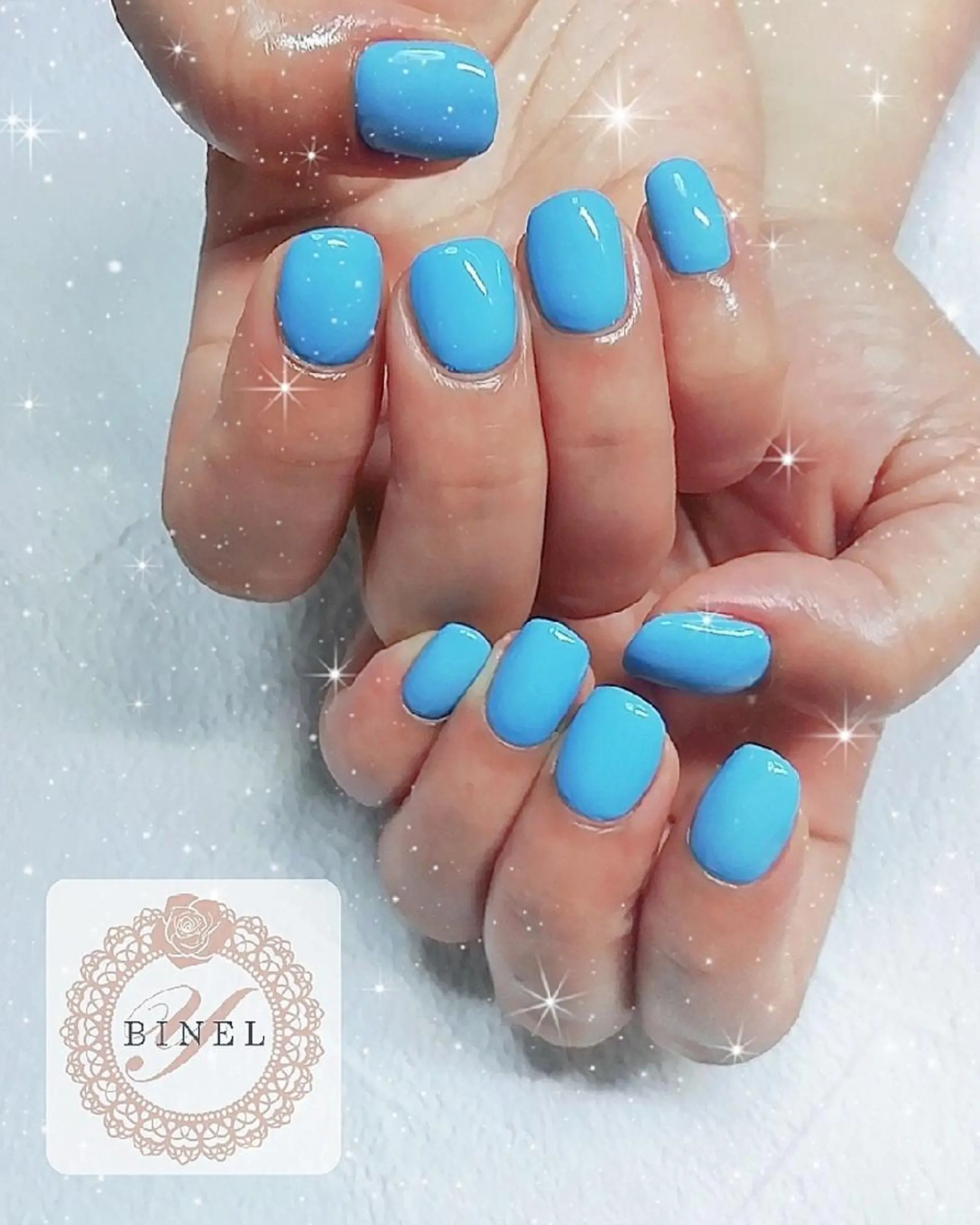 ネイル ブルー ワンカラーネイル 夏ネイル ハンドネイル Nail Salon Y.BINELのネイルデザイン